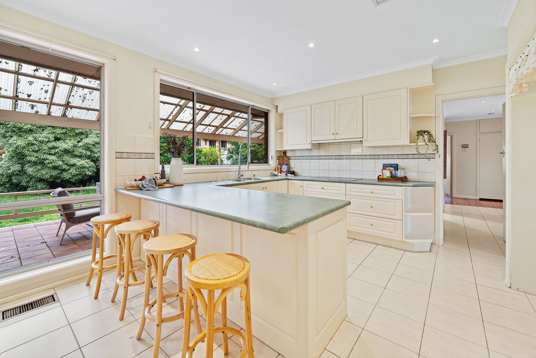 15 Oakern Street, Mount Waverley, VIC 3149, Mount Waverley - Thumbnail 7
