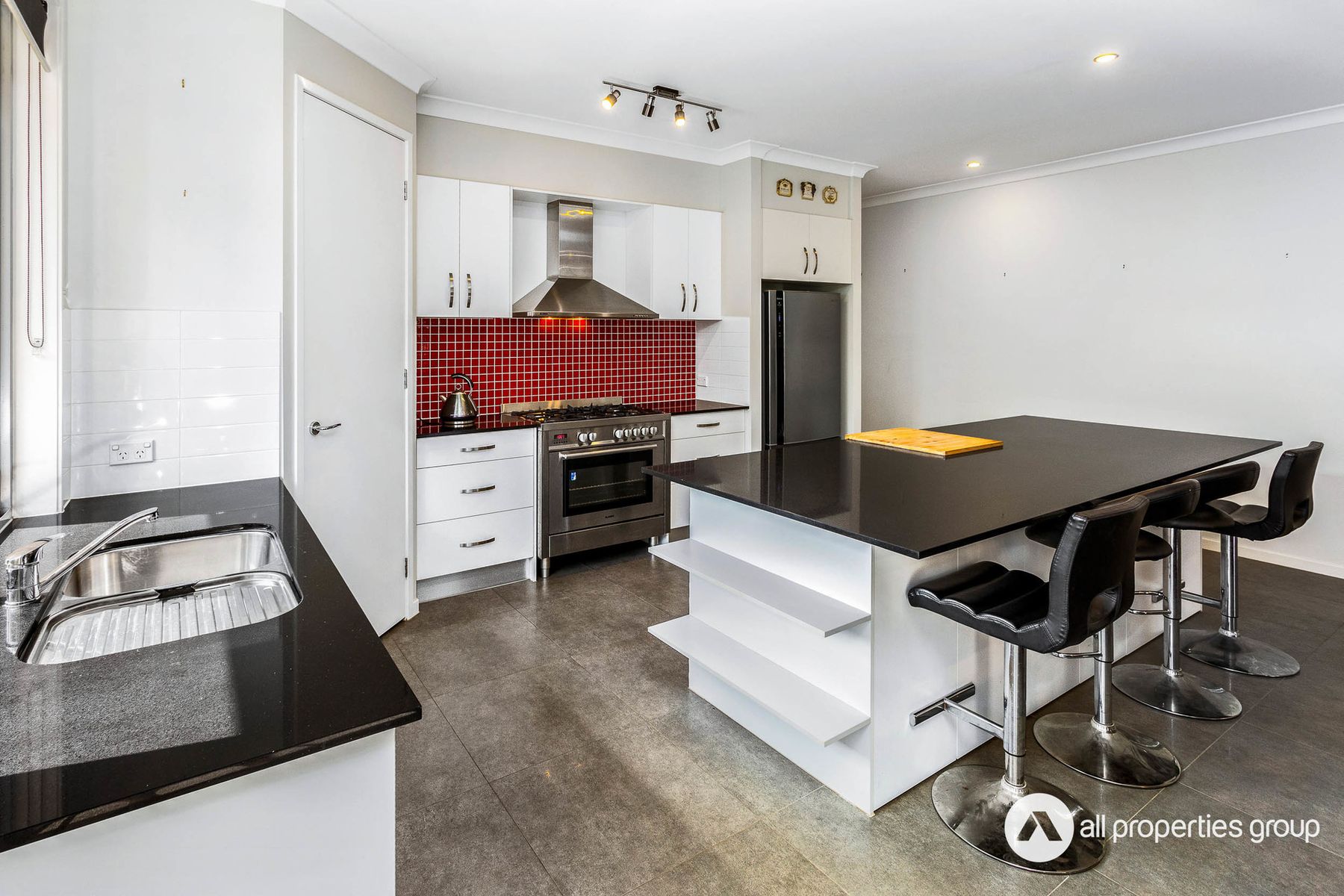 14 Schroeder Street, Yarrabilba QLD 4207, Yarrabilba - Thumbnail 3