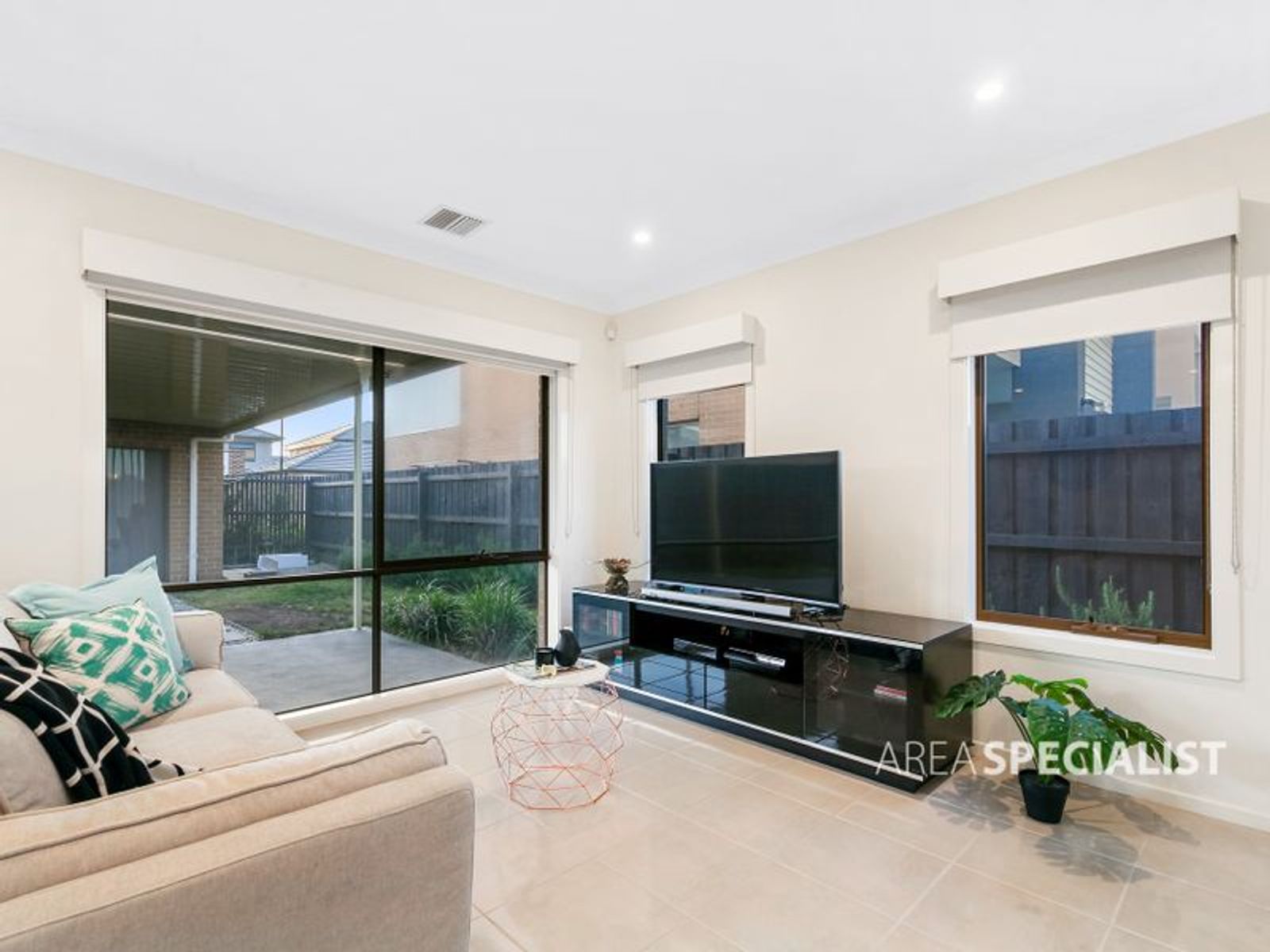 6 Barncroft Crescent, Keysborough, VIC 3173, Keysborough - Thumbnail 7
