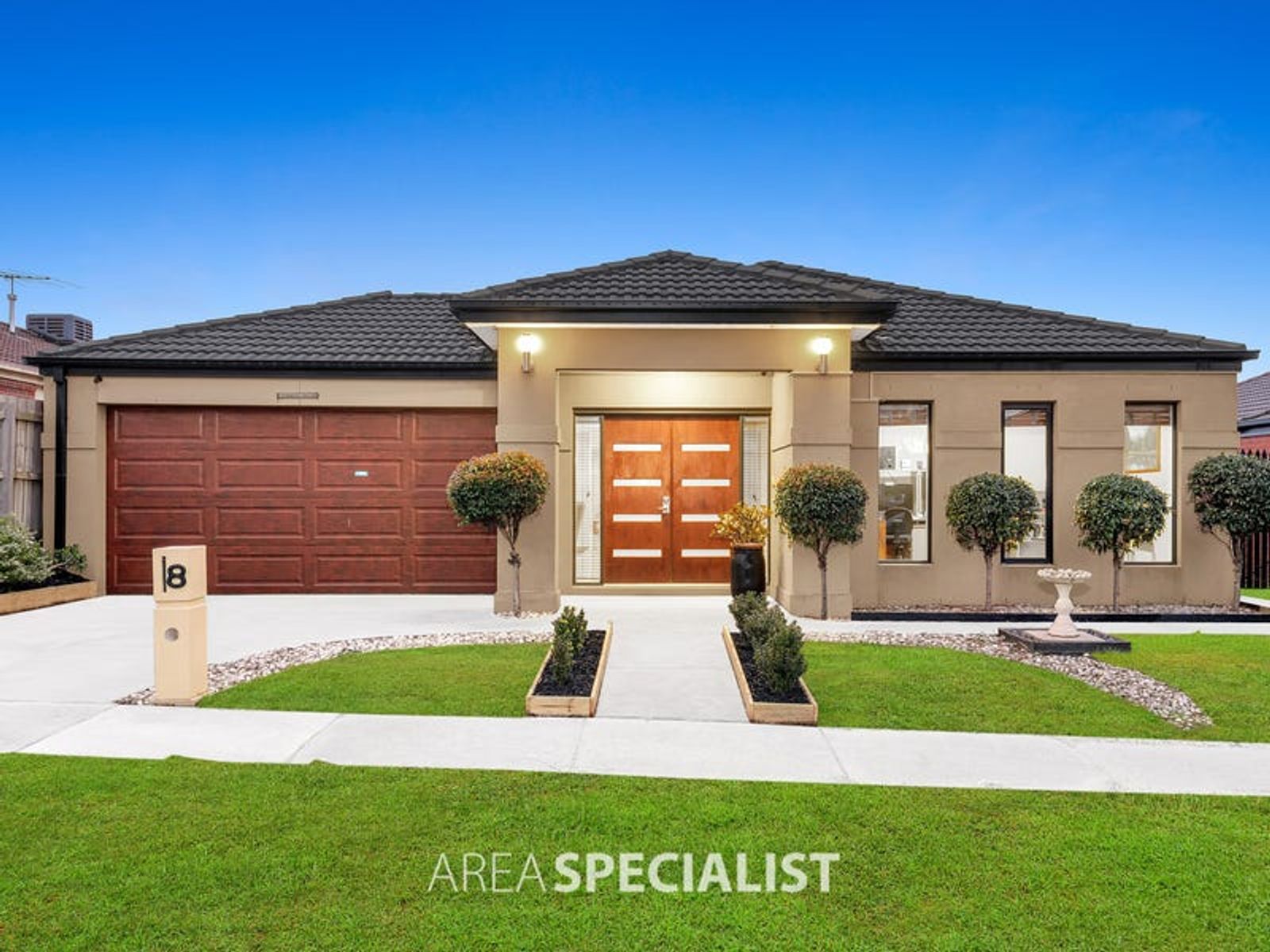 8 Glenbrook Crescent, Lynbrook, VIC 3975
