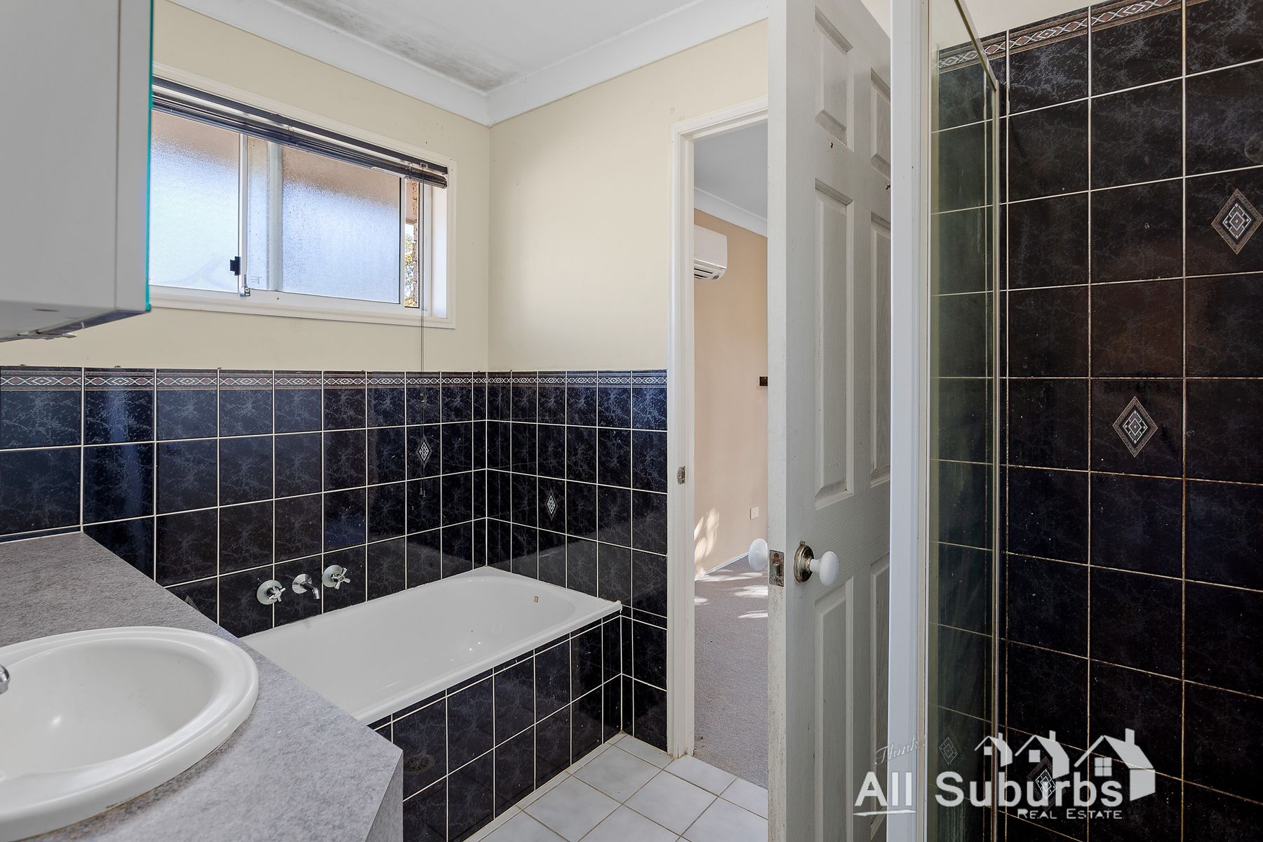 12 Riseborough Crescent, Crestmead QLD 4132, Crestmead - Thumbnail 8