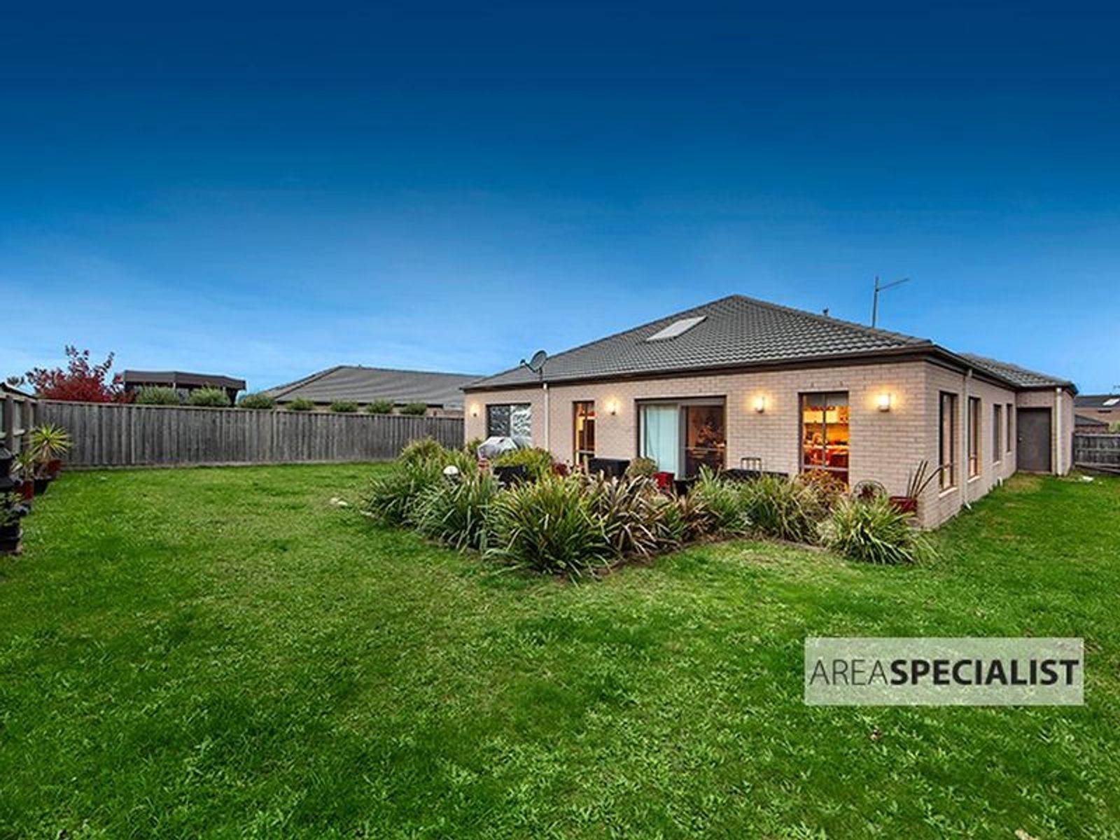 28 Winneke Way, Pakenham, VIC 3810, Pakenham - Thumbnail 8