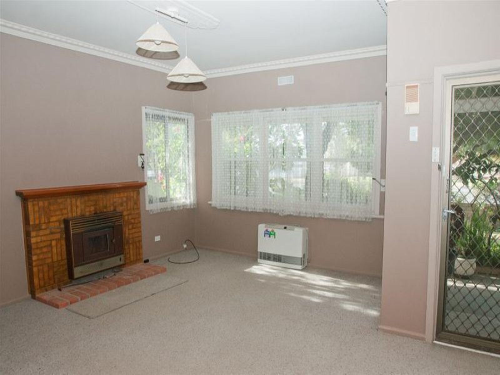113 Eleventh Street, Mildura - Thumbnail 2