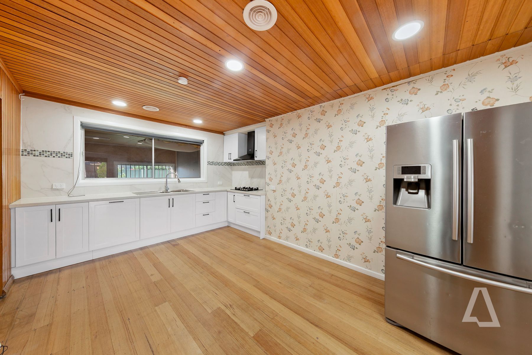 12 Obrien Drive, St Albans, VIC 3021, St Albans - Thumbnail 3