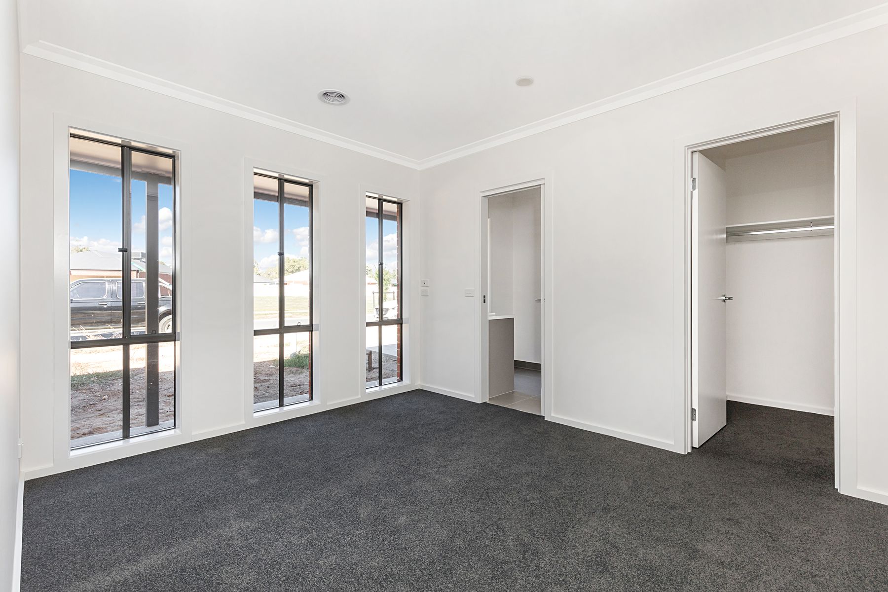 19 Webdon Drive, North Bendigo, VIC 3550, North Bendigo - Thumbnail 2