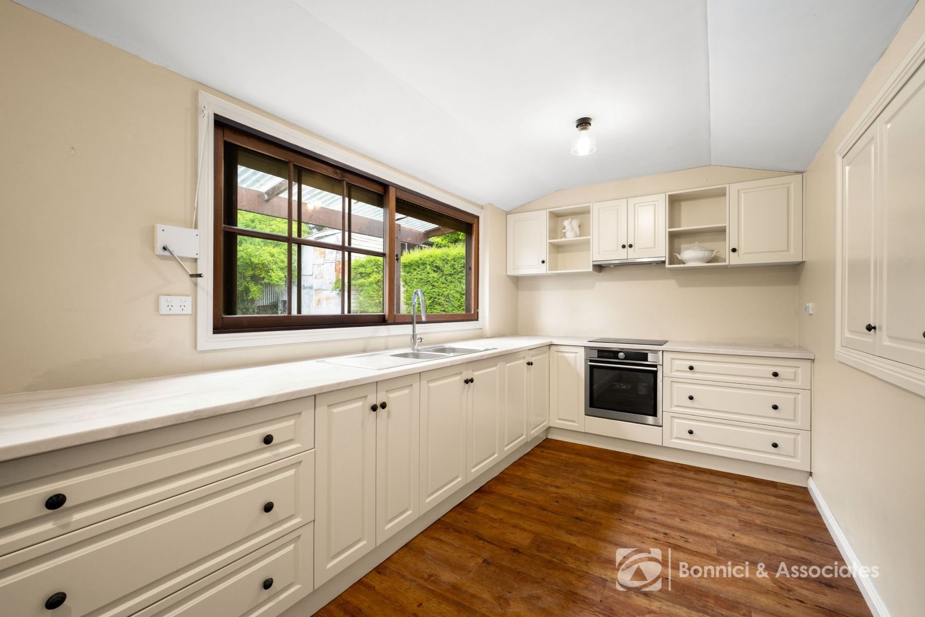 54 Camp Street, Beechworth VIC 3747, Beechworth - Thumbnail 6