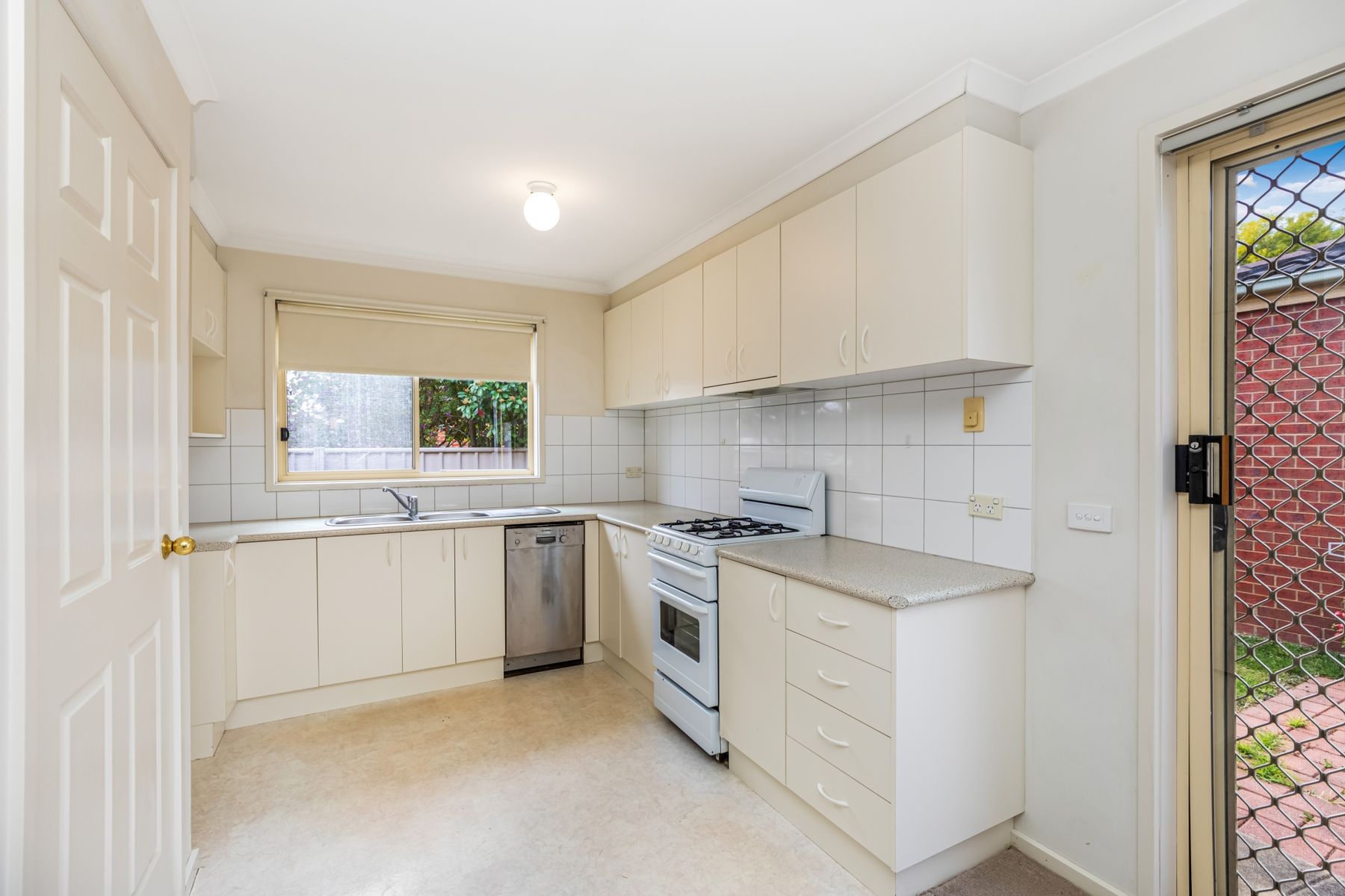 4 Edwards Road, Kennington VIC 3550, Kennington - Thumbnail 2