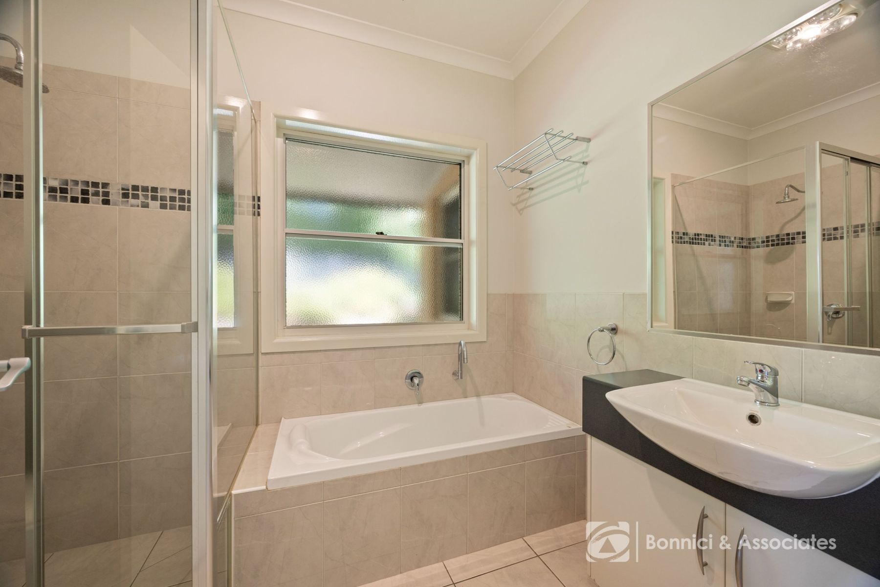 2/9 Priory Lane, Beechworth VIC 3747, Beechworth - Thumbnail 8