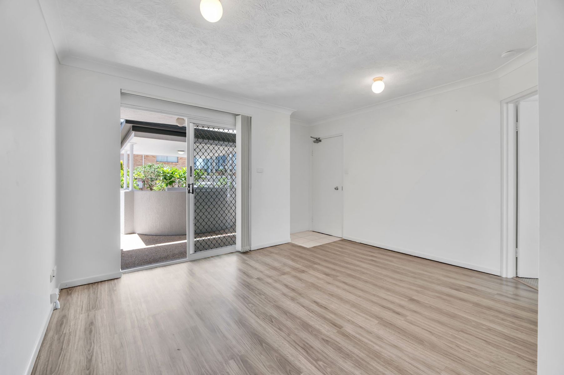 5/25-27 Darrambal Street, Chevron Island QLD 4217, Chevron Island - Thumbnail 4