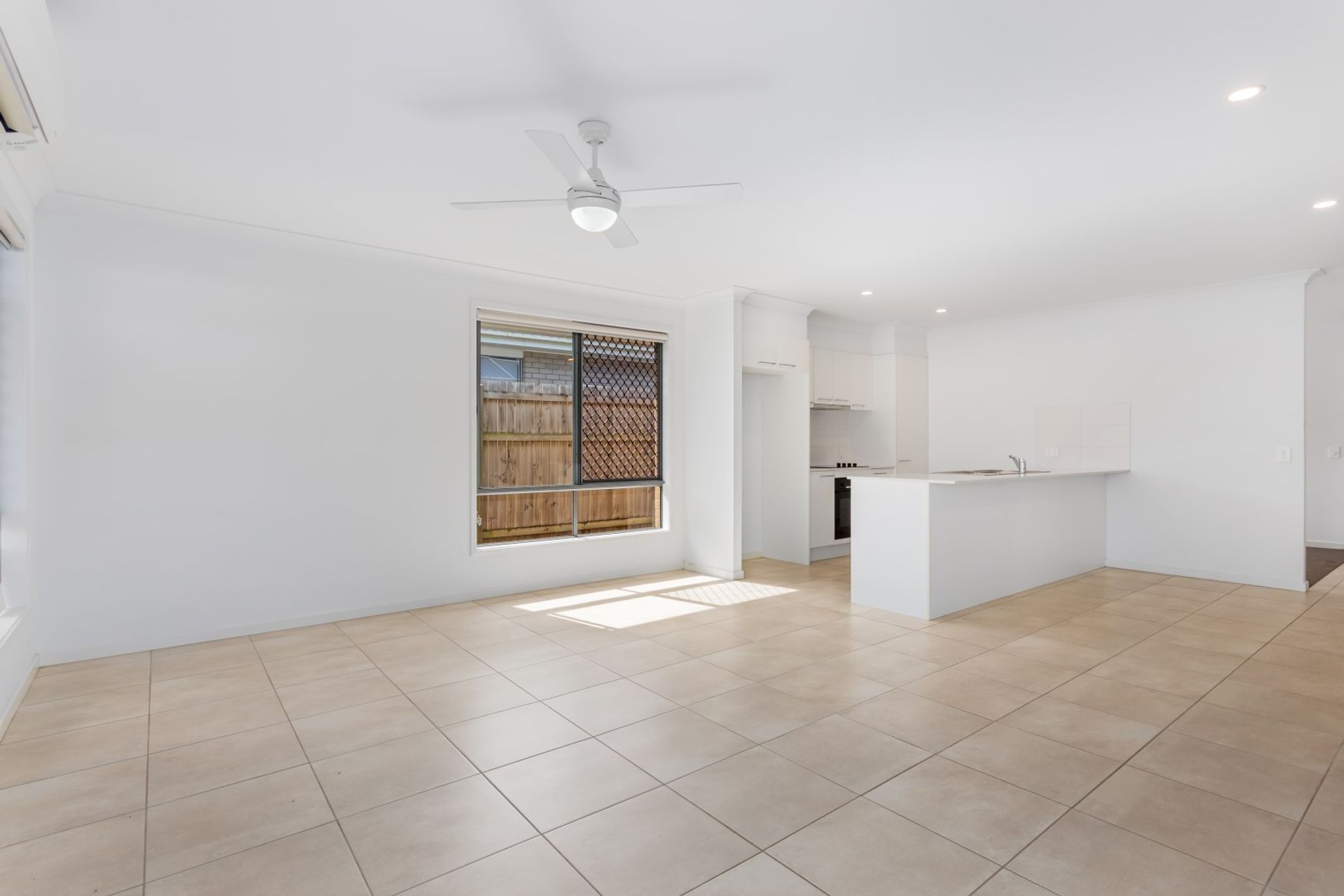 23 White Rock Drive, Redbank Plains QLD 4301, Redbank Plains - Thumbnail 4