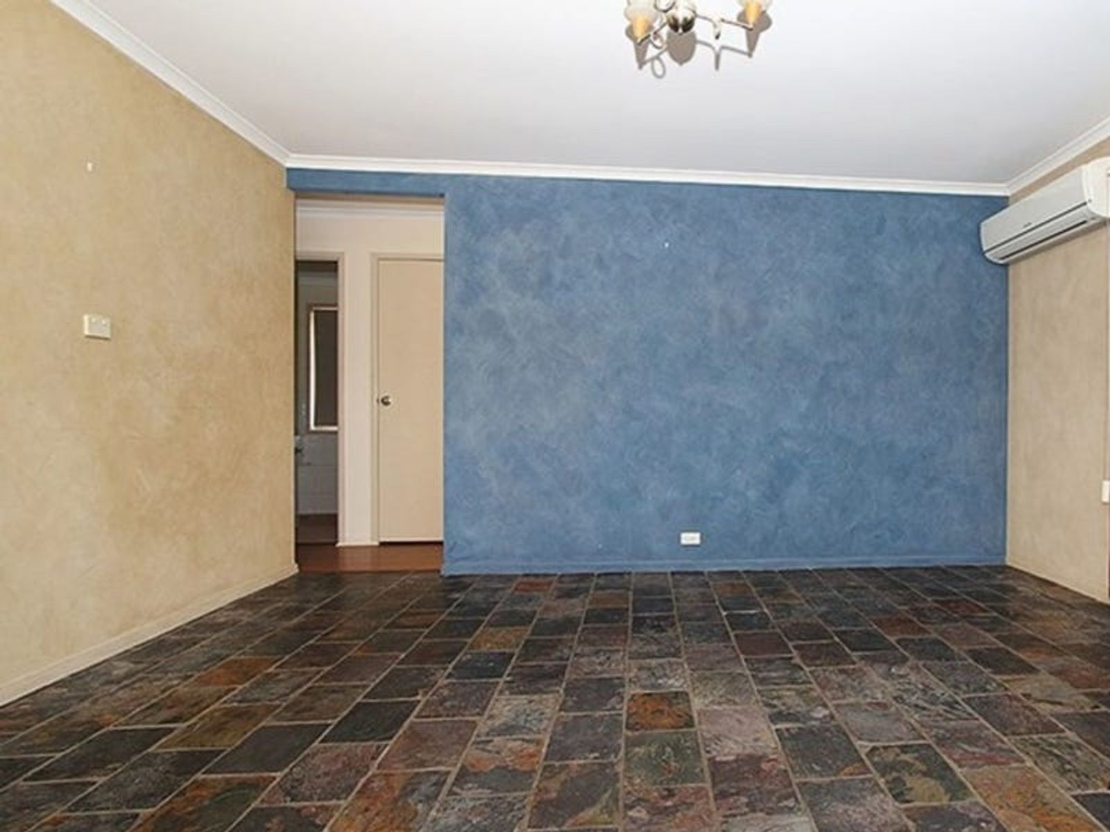 15 Lycoris Street, Crestmead QLD 4132, Crestmead - Thumbnail 7
