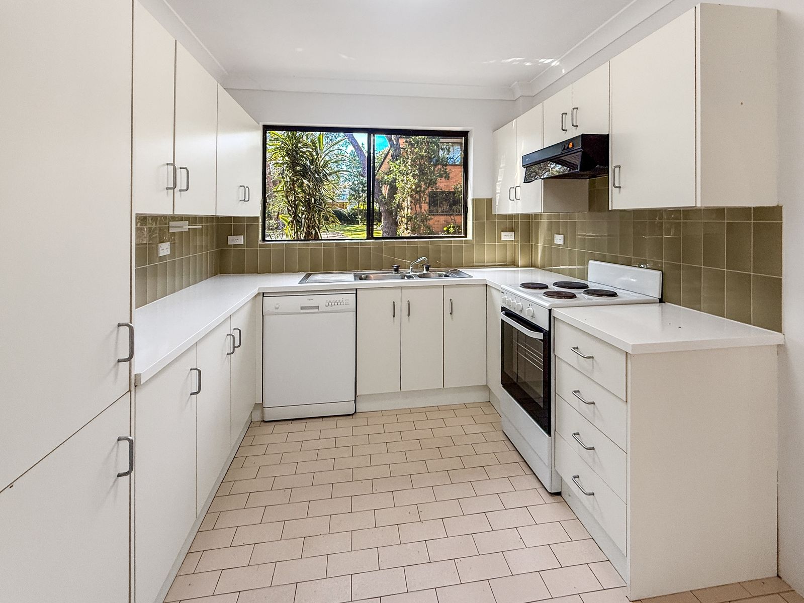 2/17 Coorilla Street 'Bayview', Hawks Nest NSW 2324, Hawks Nest - Thumbnail 3