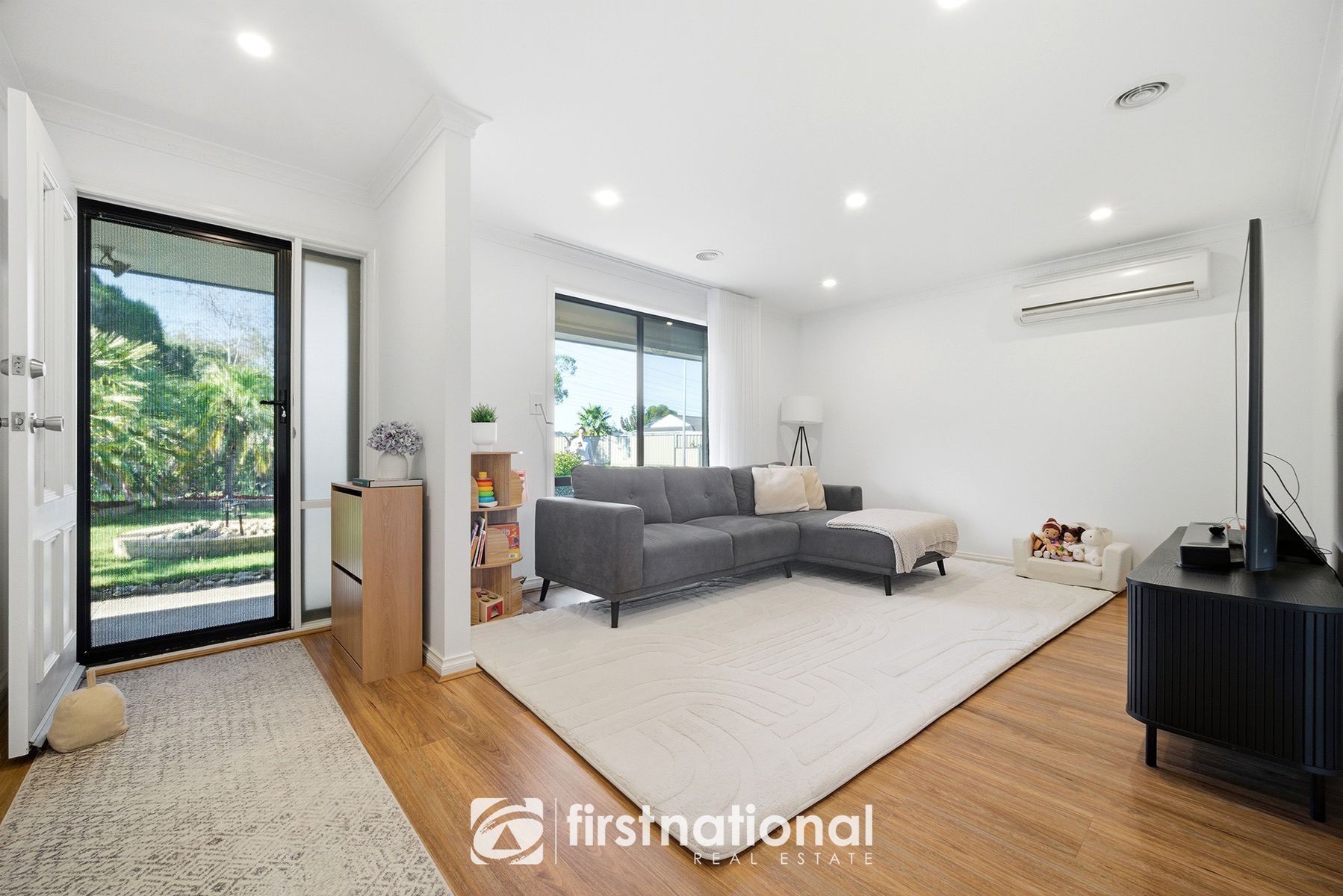 3 Breydon Place, Hampton Park VIC 3976, Hampton Park - Thumbnail 2