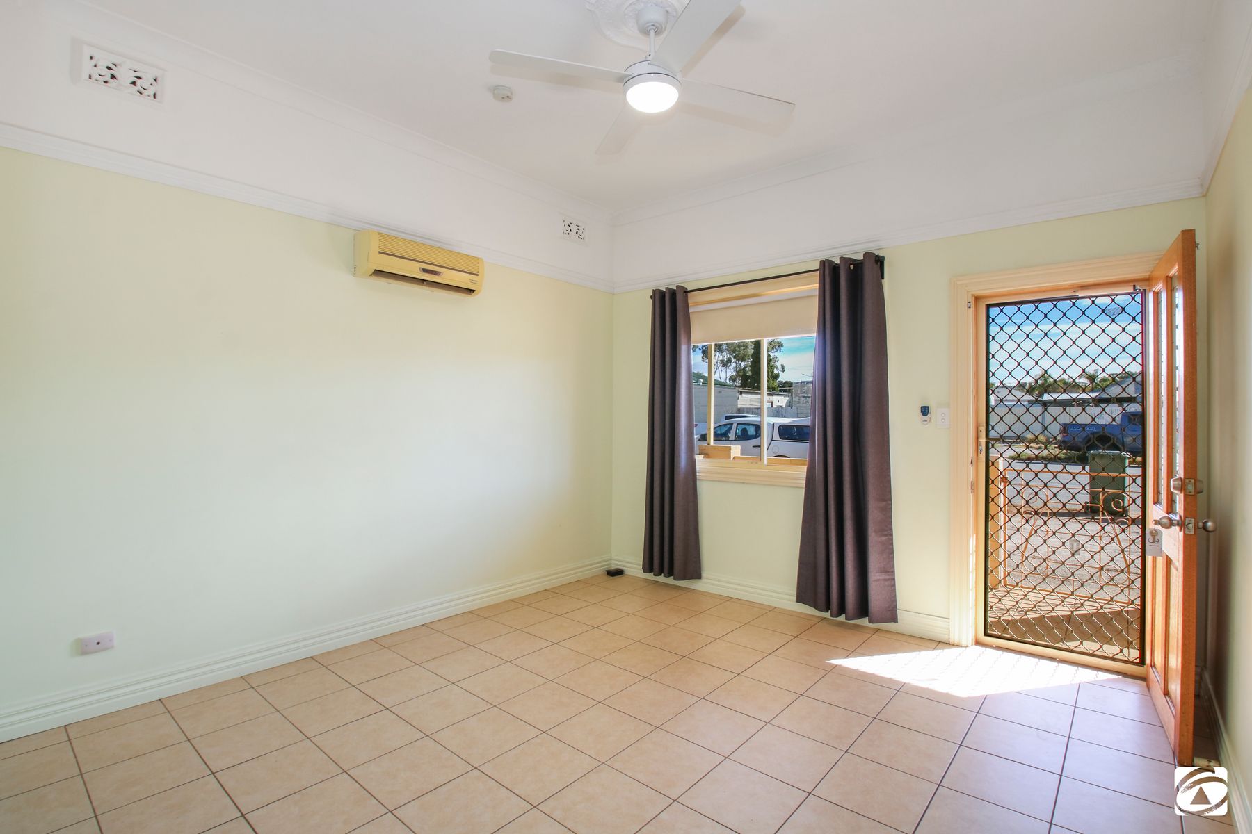 325 Thomas Street, Broken Hill NSW 2880, Broken Hill - Thumbnail 2