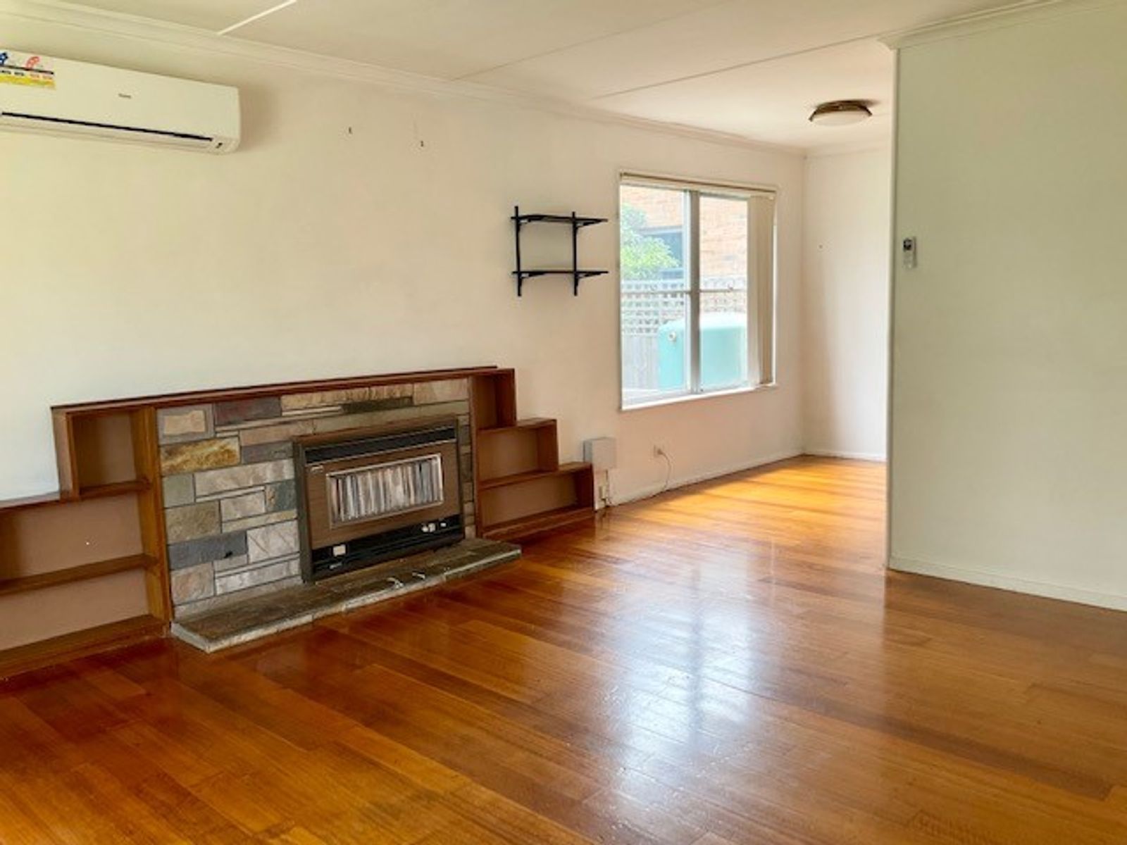 1 Deborah Street, Werribee VIC 3030, Werribee - Thumbnail 2