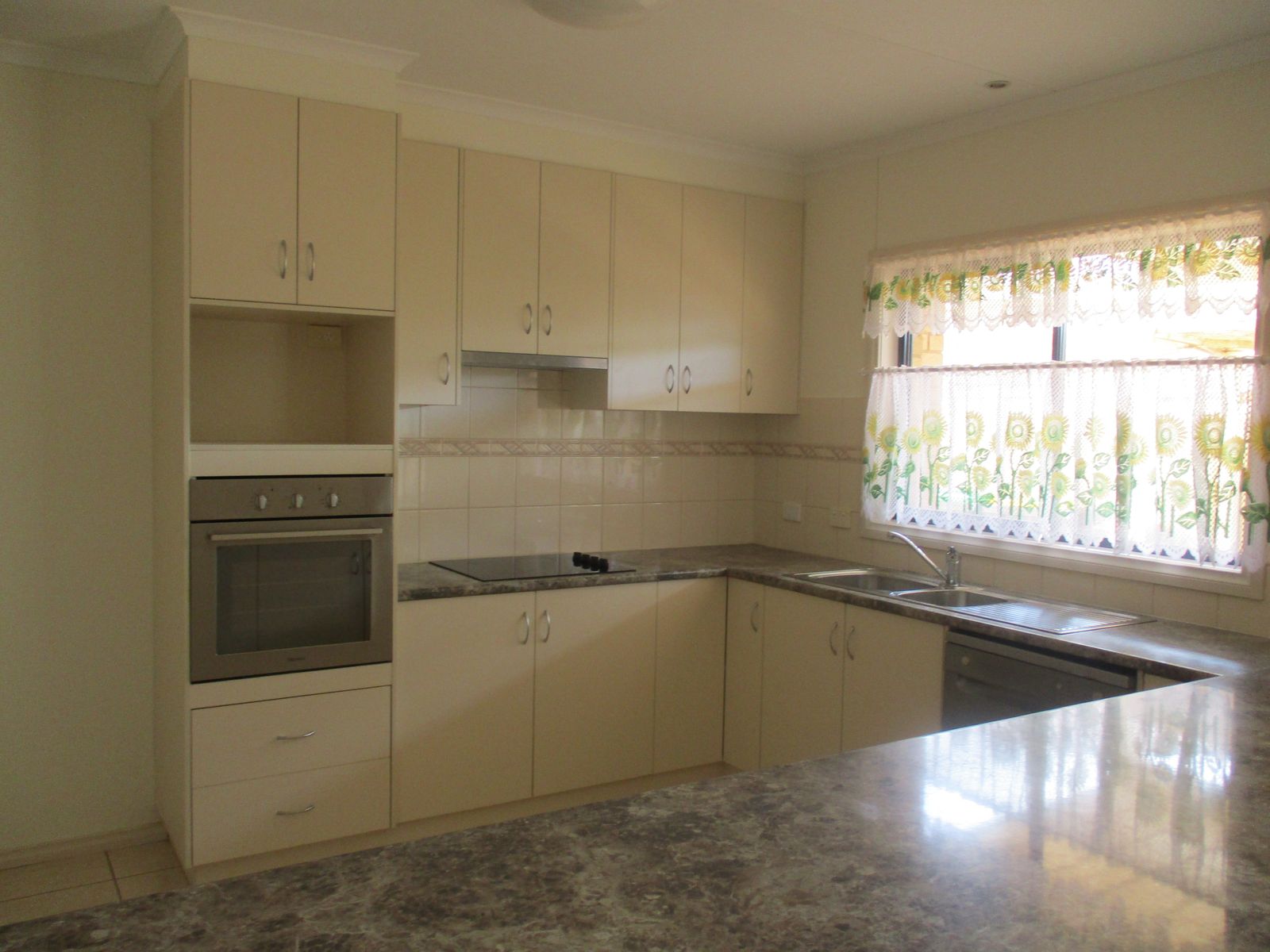13 Belle Gardens Drive, Mildura - Thumbnail 2