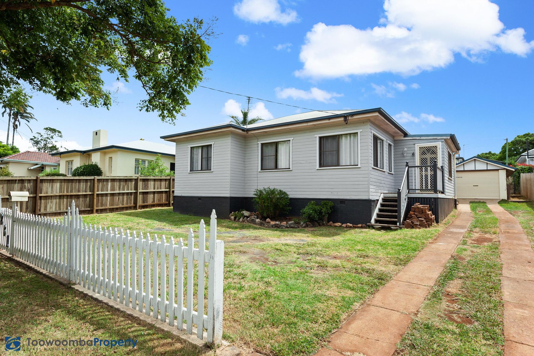 261 West Street, Harristown QLD 4350