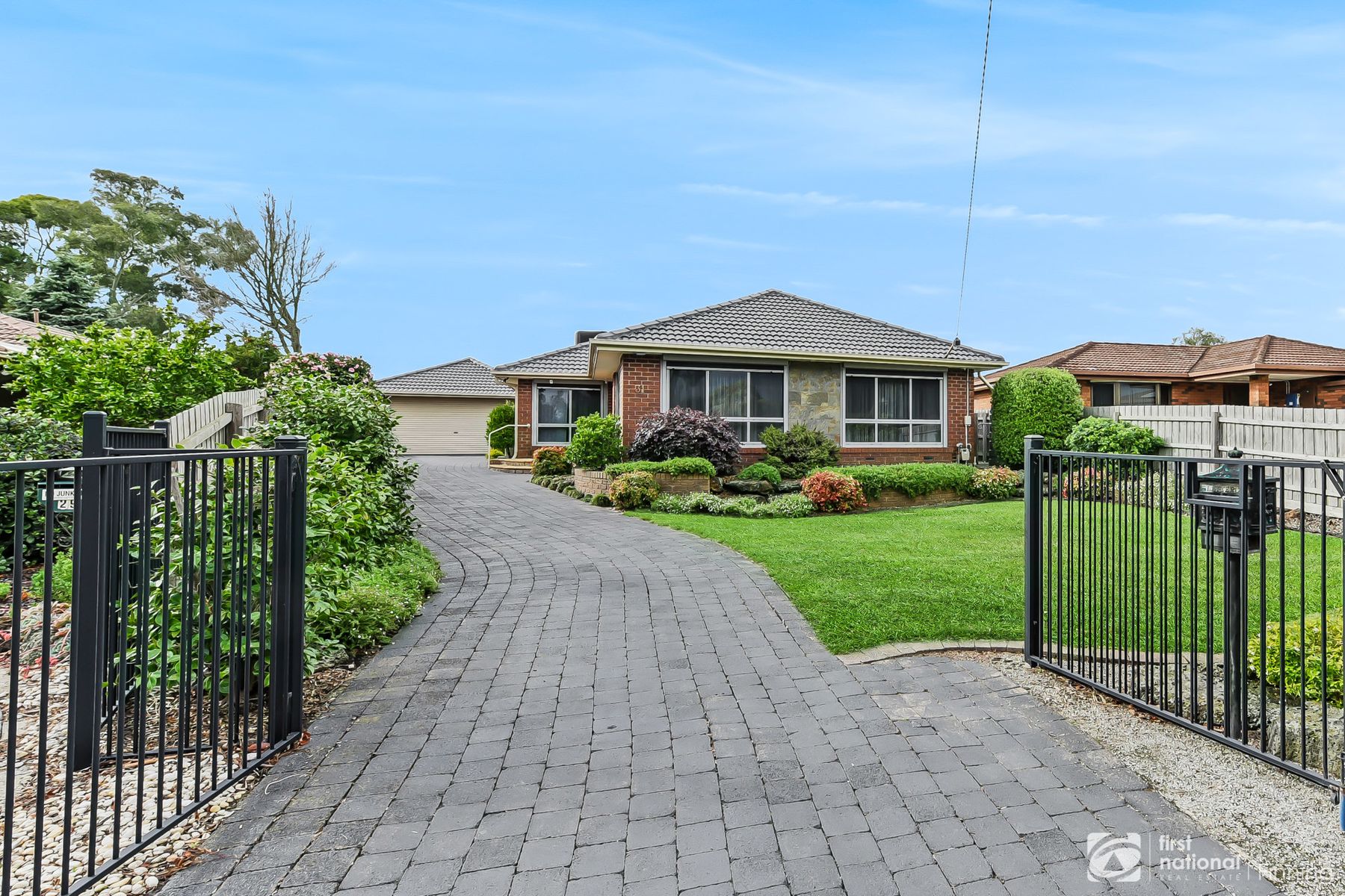 31 Ruffy Drive, Cranbourne VIC 3977 - Image 1