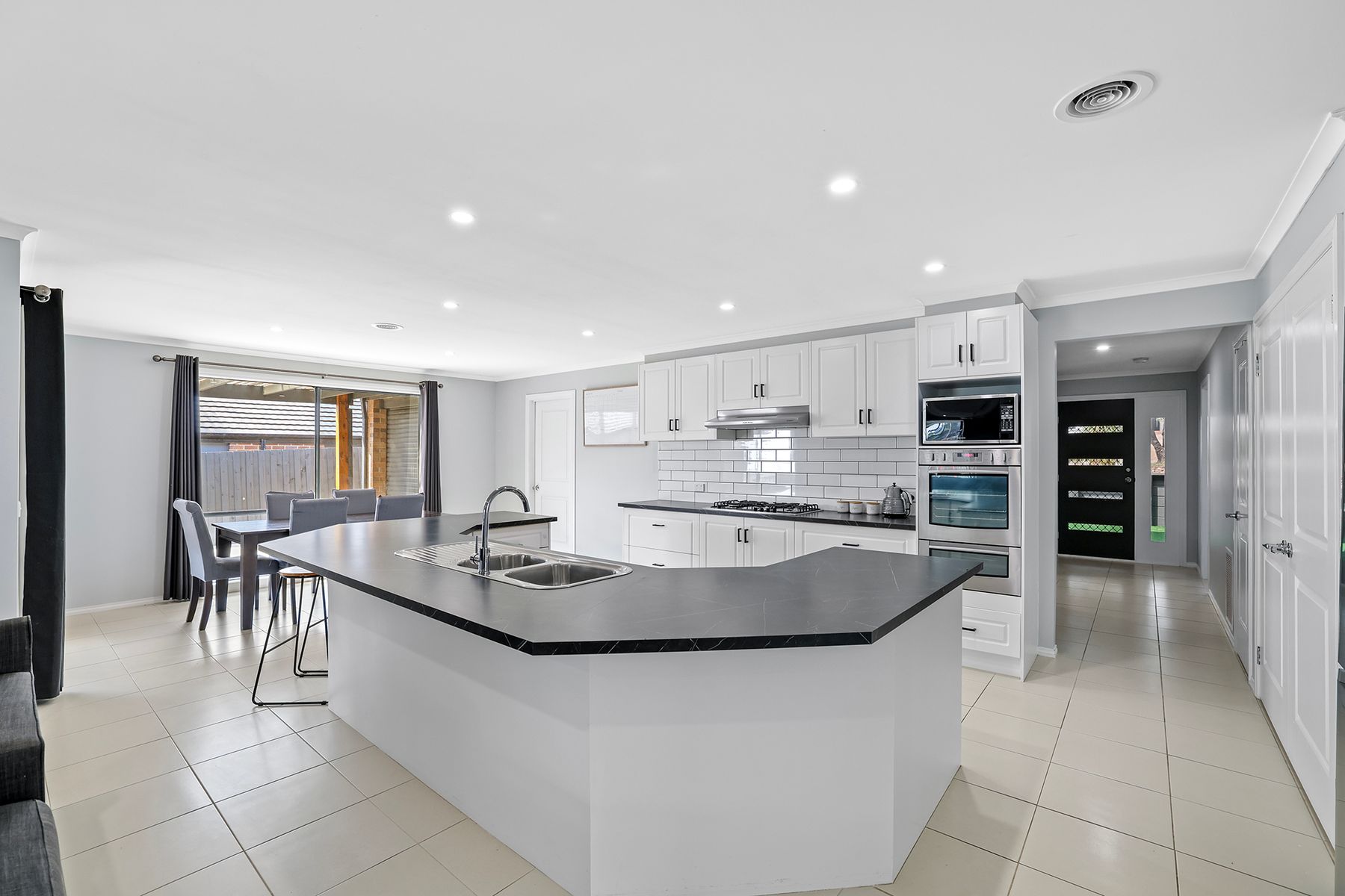 9 Claudia Crescent, Drouin, VIC 3818, Drouin - Thumbnail 5