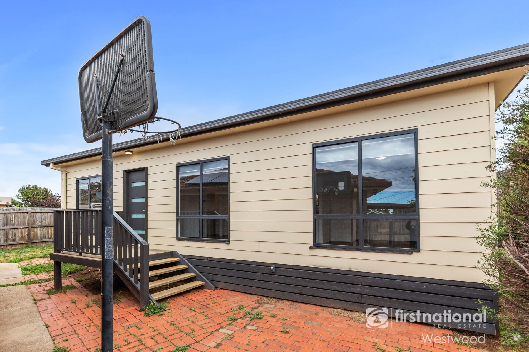 10 Mount Eagle Way, Wyndham Vale VIC 3024, Wyndham Vale - Thumbnail 8