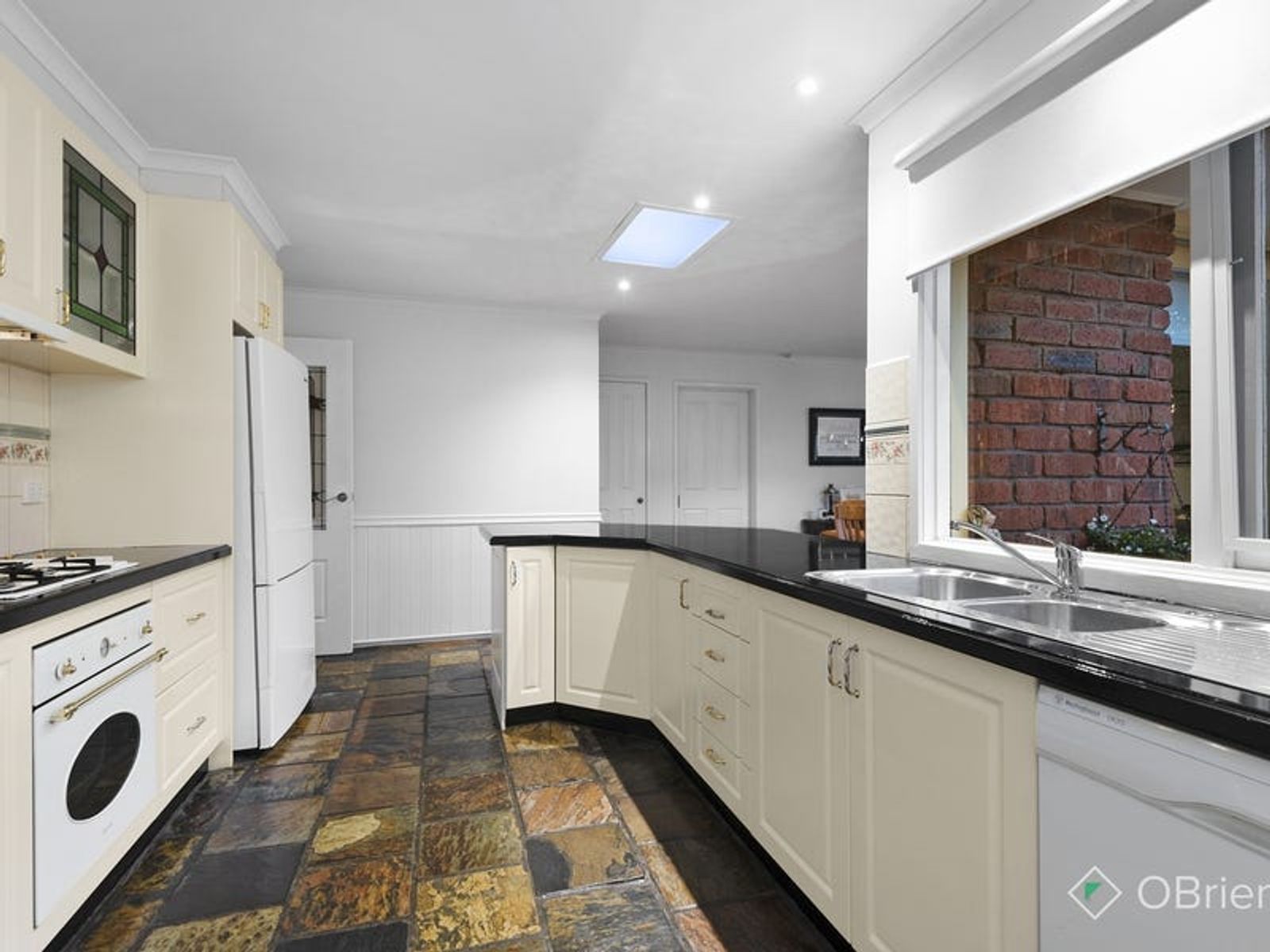 7 Rokewood Court, Endeavour Hills, VIC 3802, Endeavour Hills - Thumbnail 5