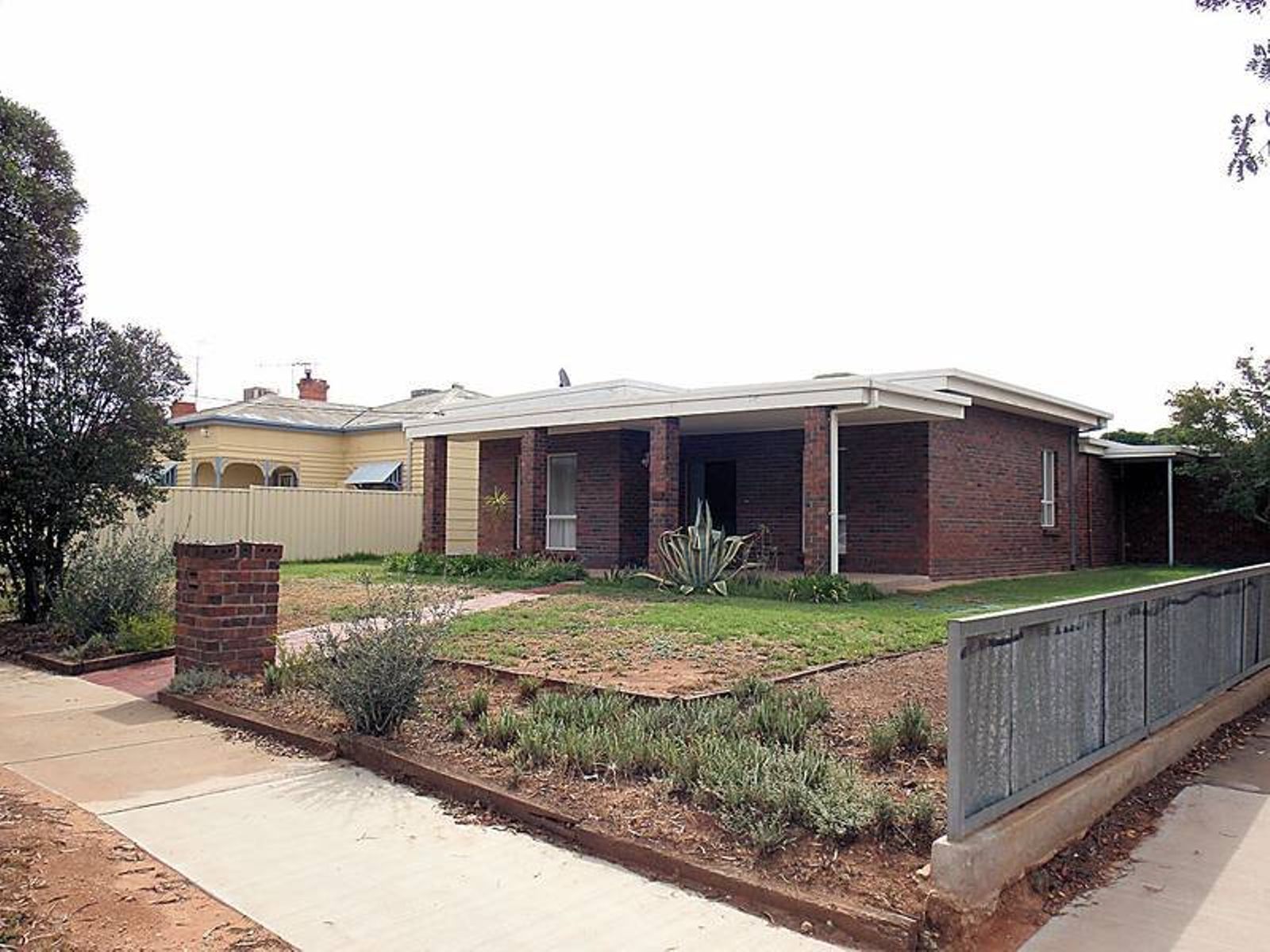 125-127 Lemon Avenue, Mildura - Image 1