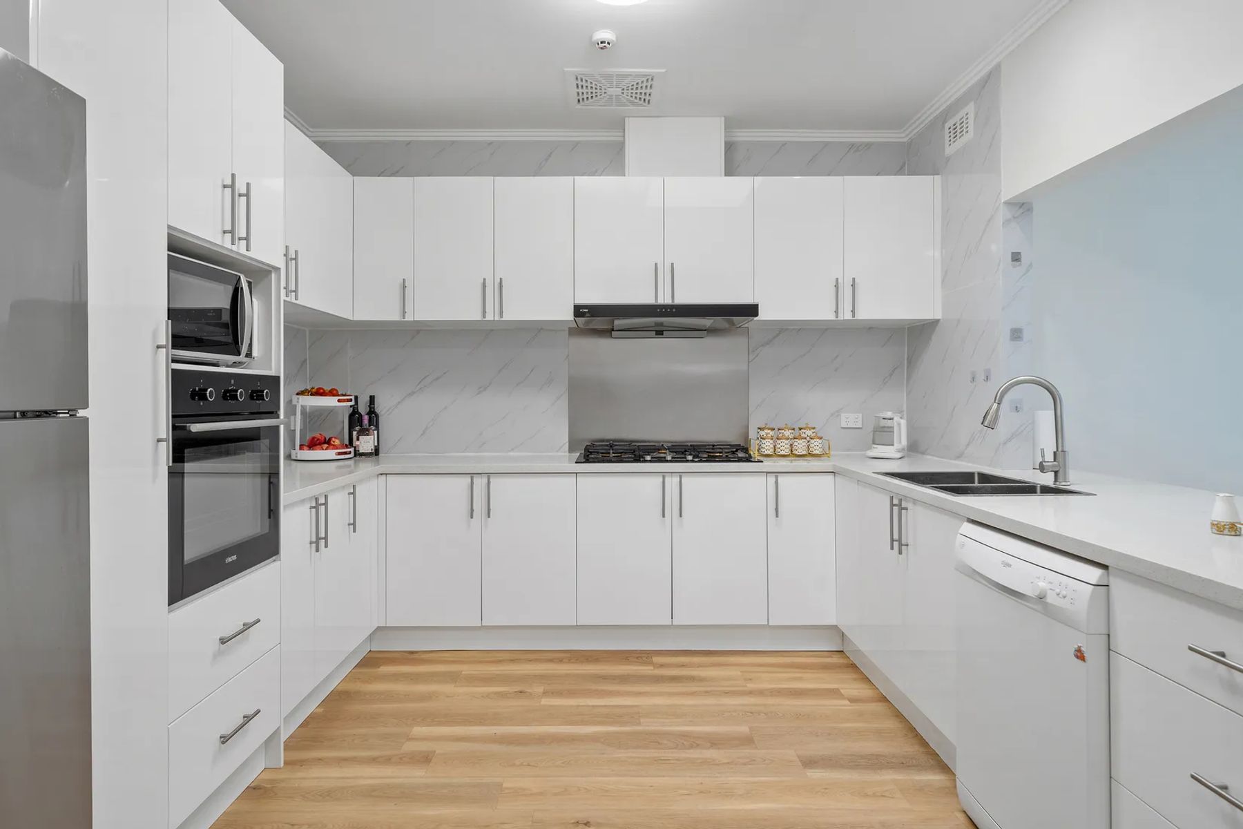 452 Middleborough Road, Blackburn VIC 3130, Blackburn - Thumbnail 2