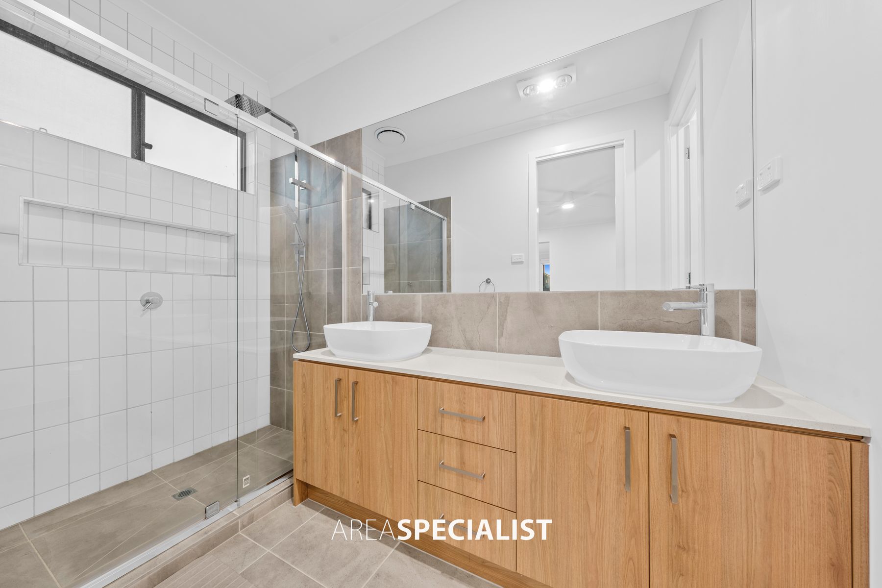 40 Rockbank Road, Clyde North, Clyde North - Thumbnail 8