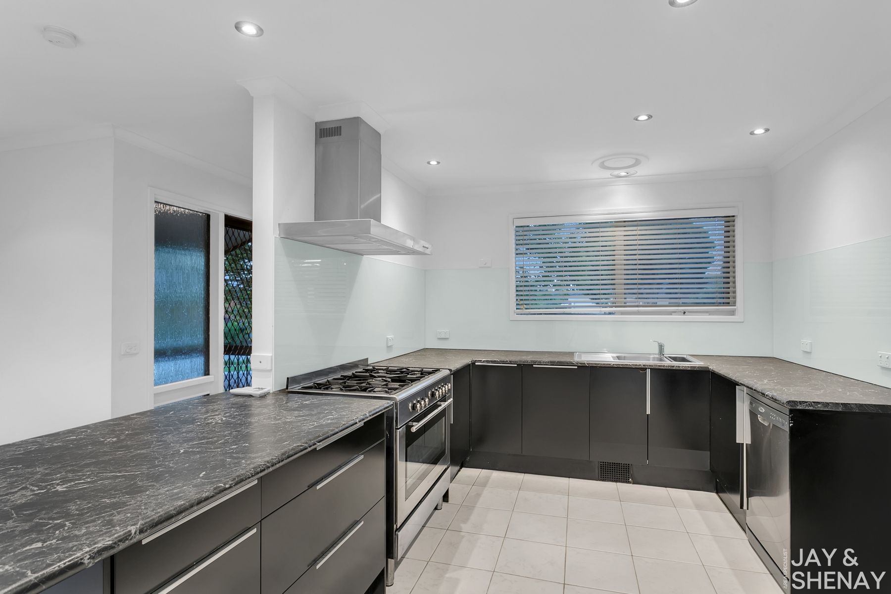 15 Rolland Court, Endeavour Hills, VIC 3802, Endeavour Hills - Thumbnail 4