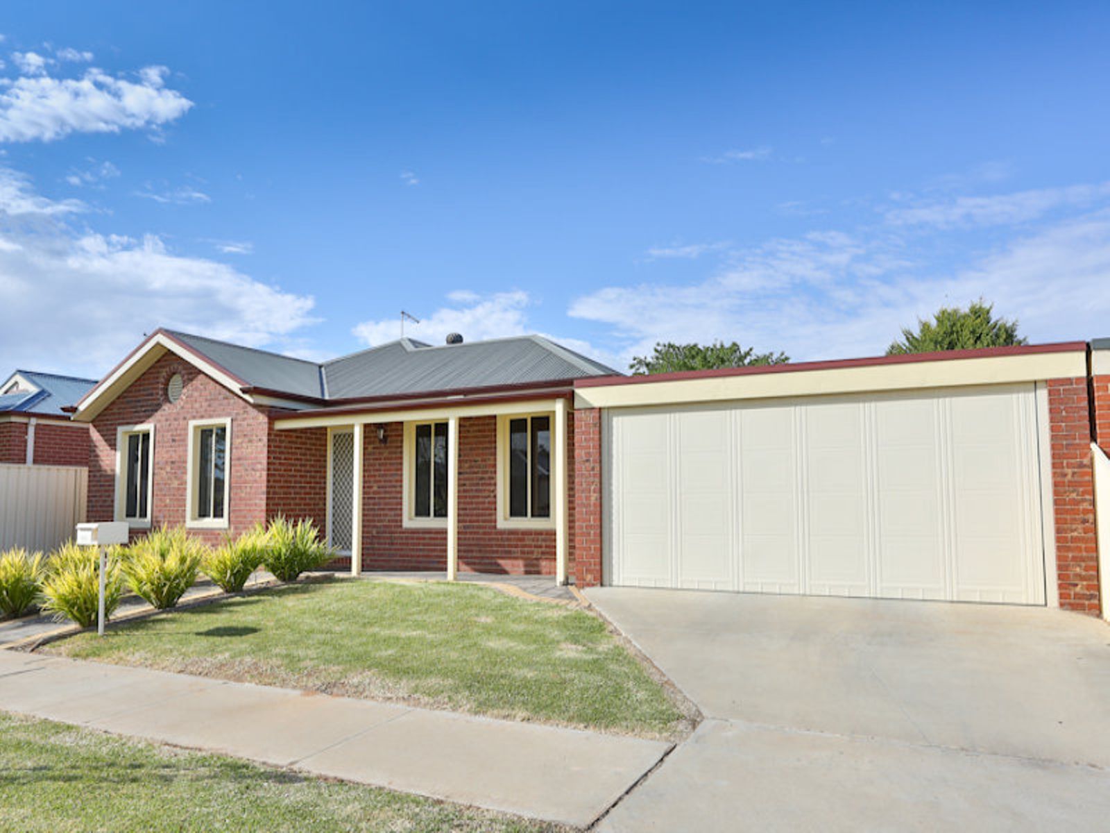 42 Golden Ash Drive