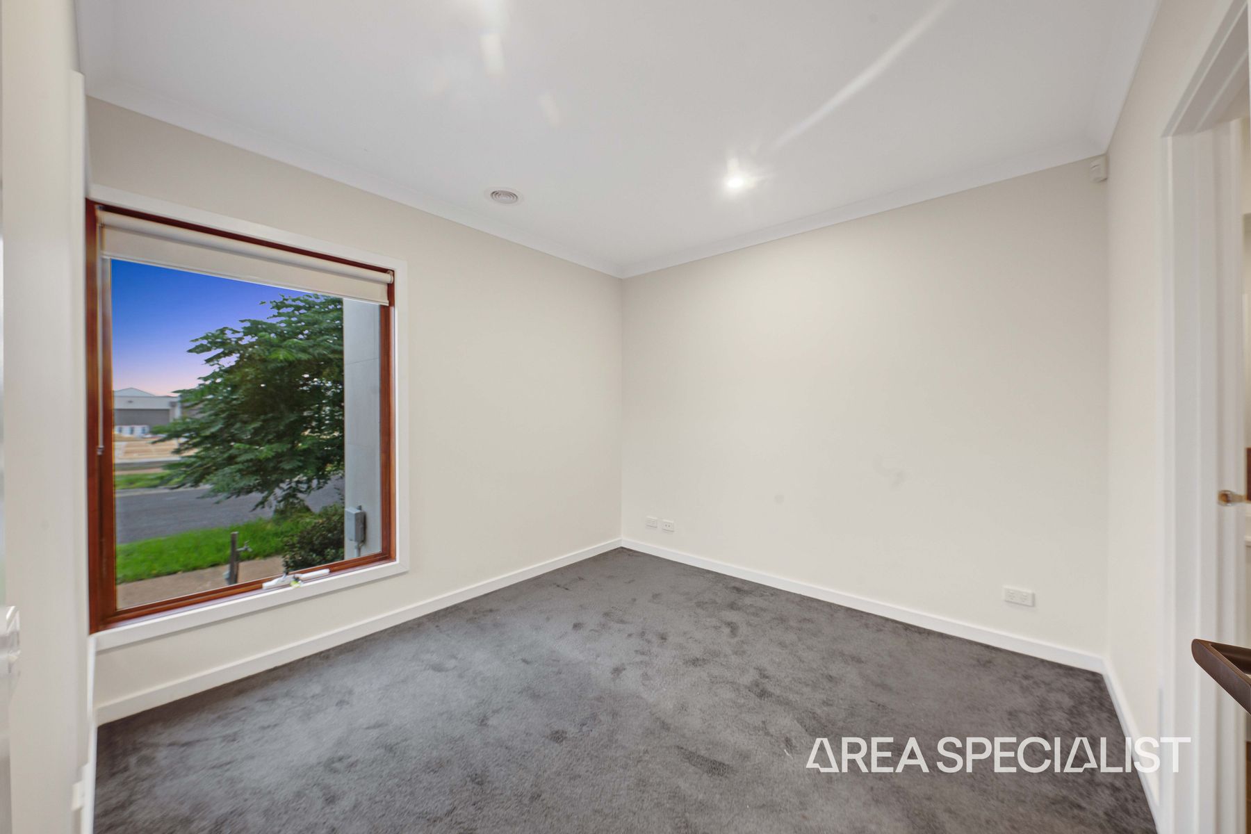 10 Samuel Road, Weir Views, Weir Views - Thumbnail 2