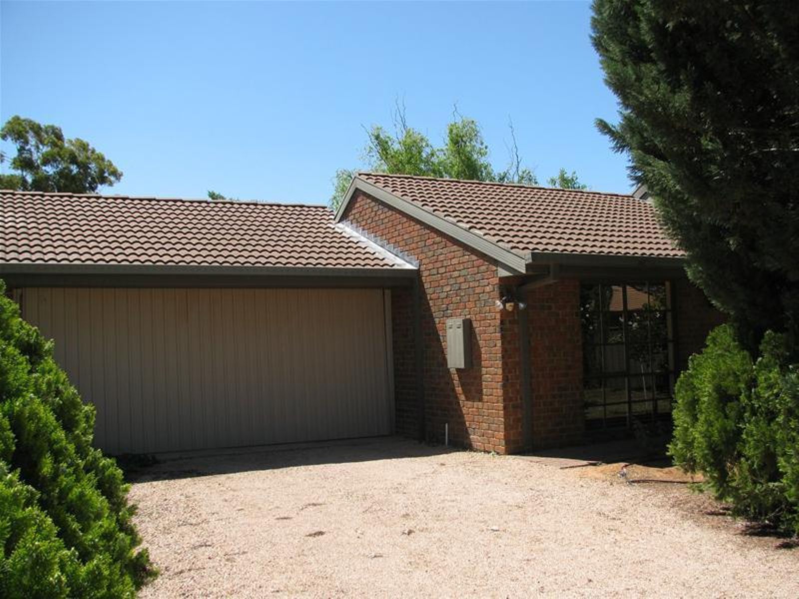 7 Garden Court