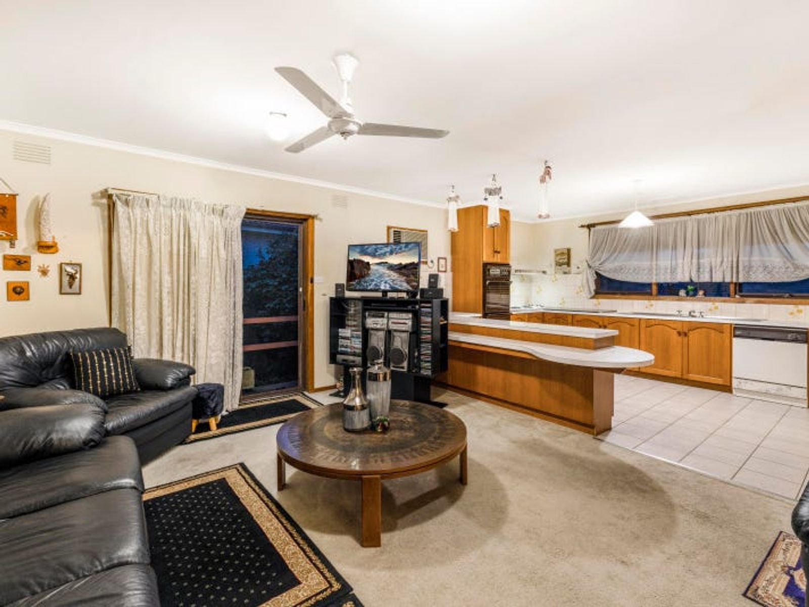 33 Monkhouse Drive, Endeavour Hills, VIC 3802, Endeavour Hills - Thumbnail 3