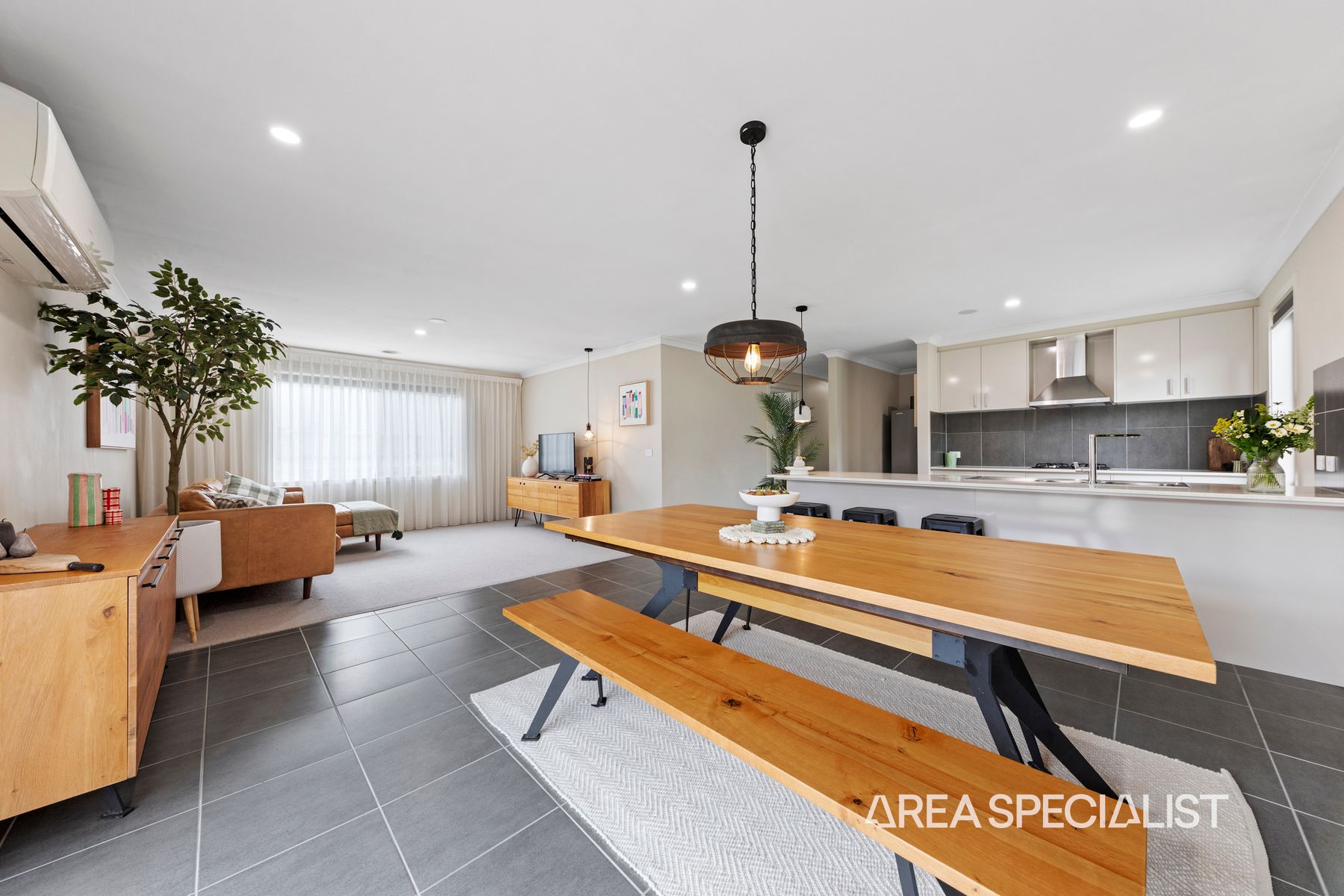 14 Elmside Avenue, Warragul, Warragul - Thumbnail 3