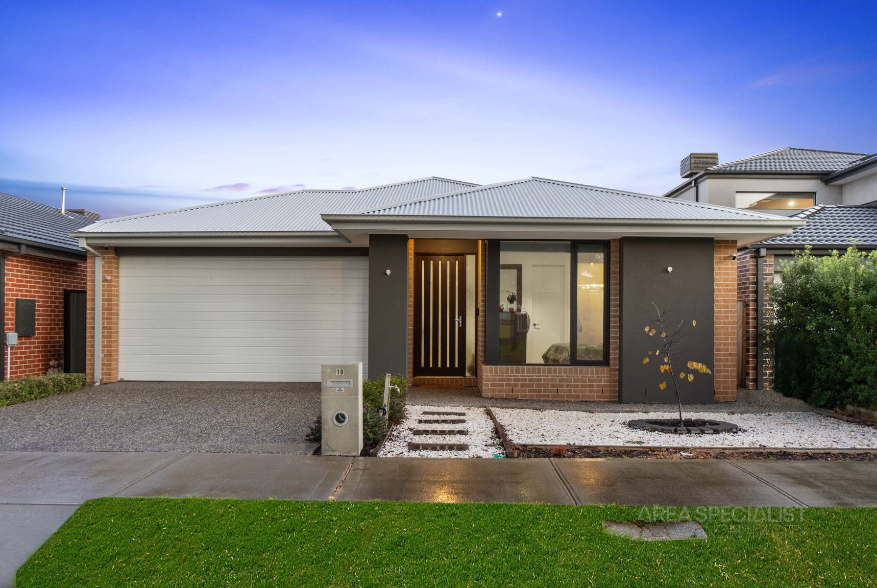 10 Dundee Way, Truganina, VIC 3029, Truganina - Thumbnail 2
