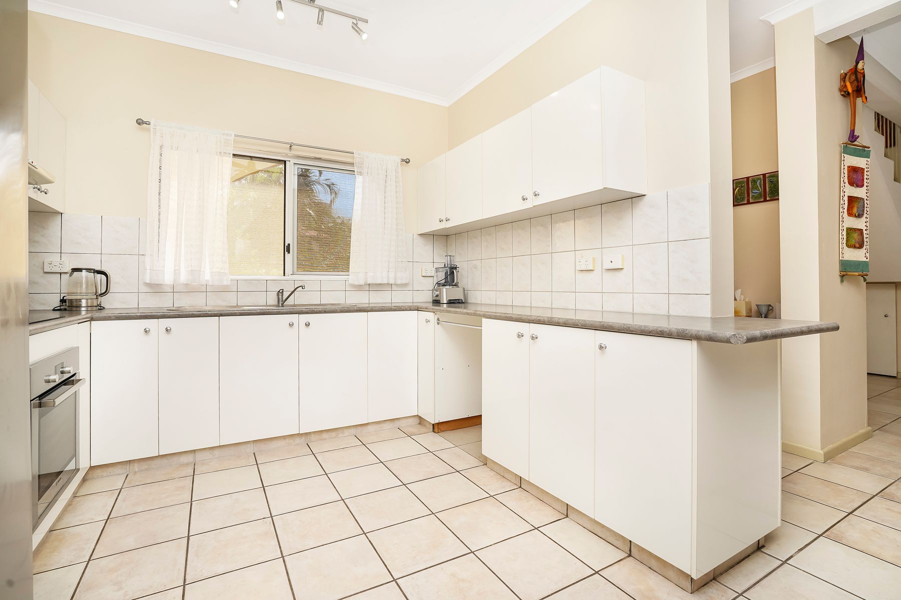 4/6 Manoora Street, Larrakeyah NT 0820, Larrakeyah - Thumbnail 2