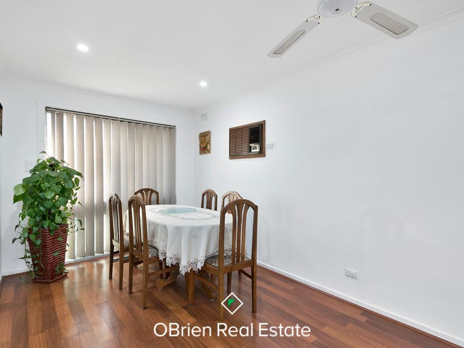 14 Sydney Parkinson Avenue, Endeavour Hills, VIC 3802, Endeavour Hills - Thumbnail 4