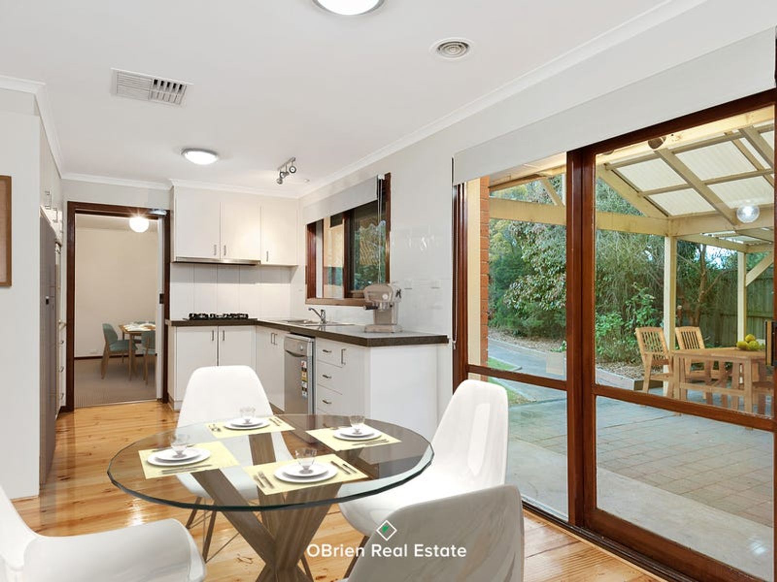4 Eildon Road, Endeavour Hills, VIC 3802, Endeavour Hills - Thumbnail 2