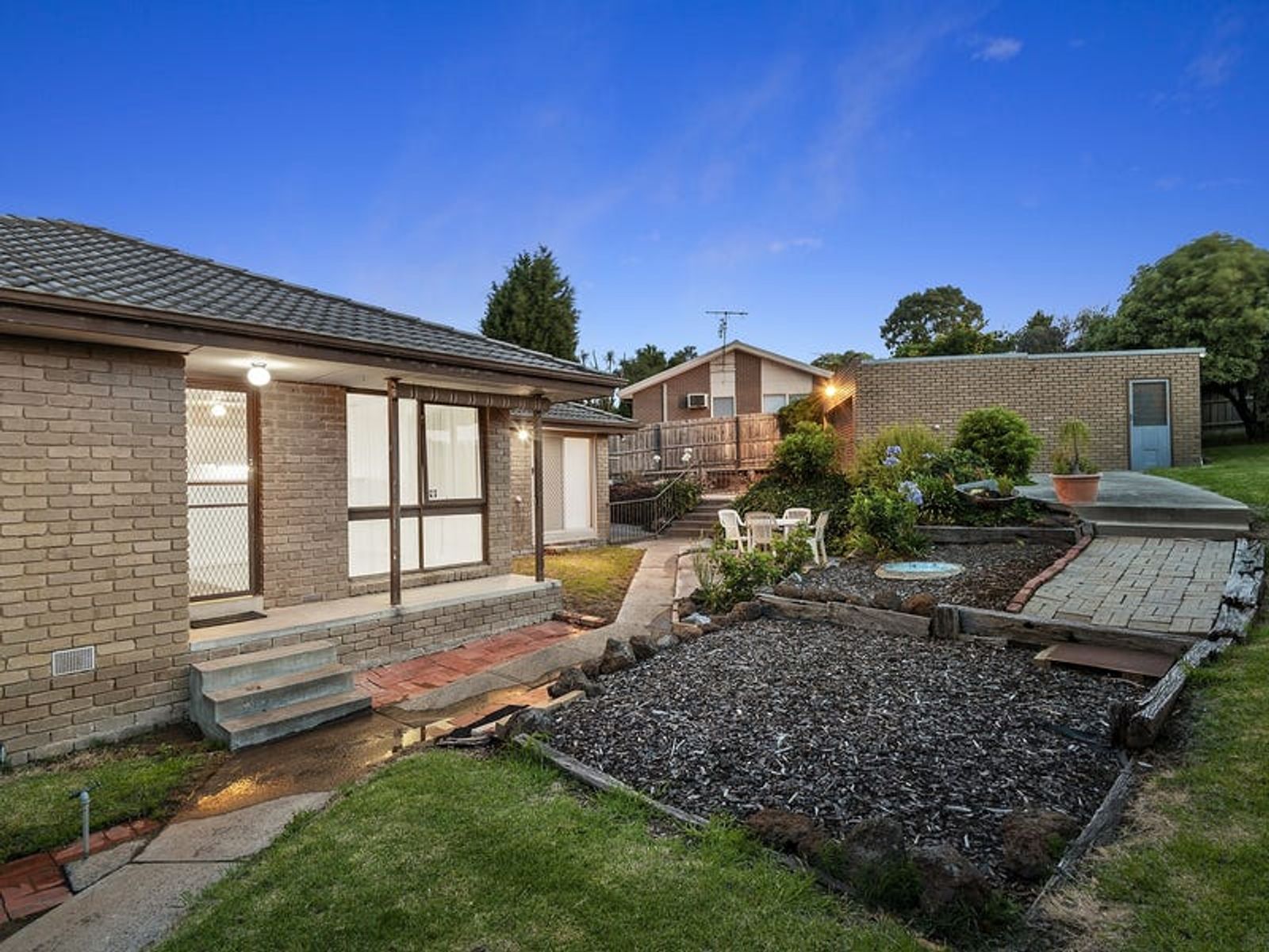 13 Calrossie Close, Endeavour Hills, VIC 3802, Endeavour Hills - Thumbnail 7