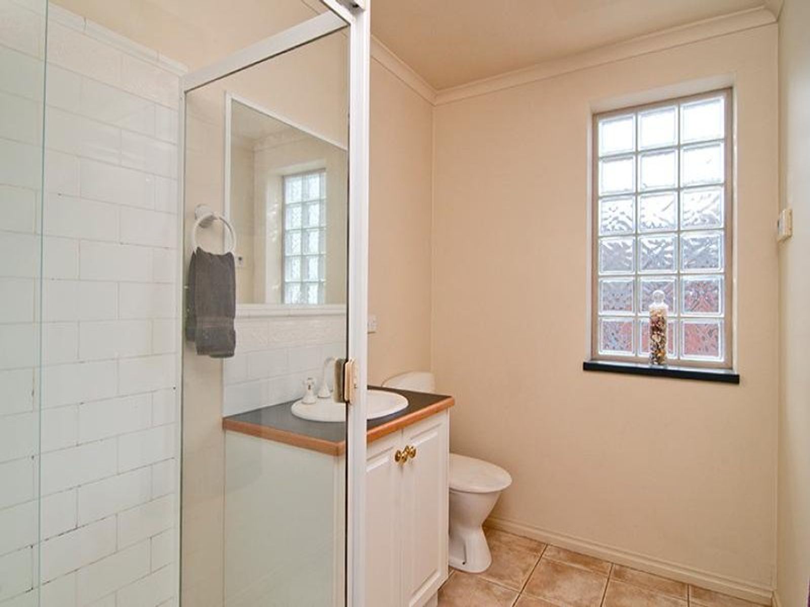 14 Coopers Lane, Kensington - Thumbnail 8