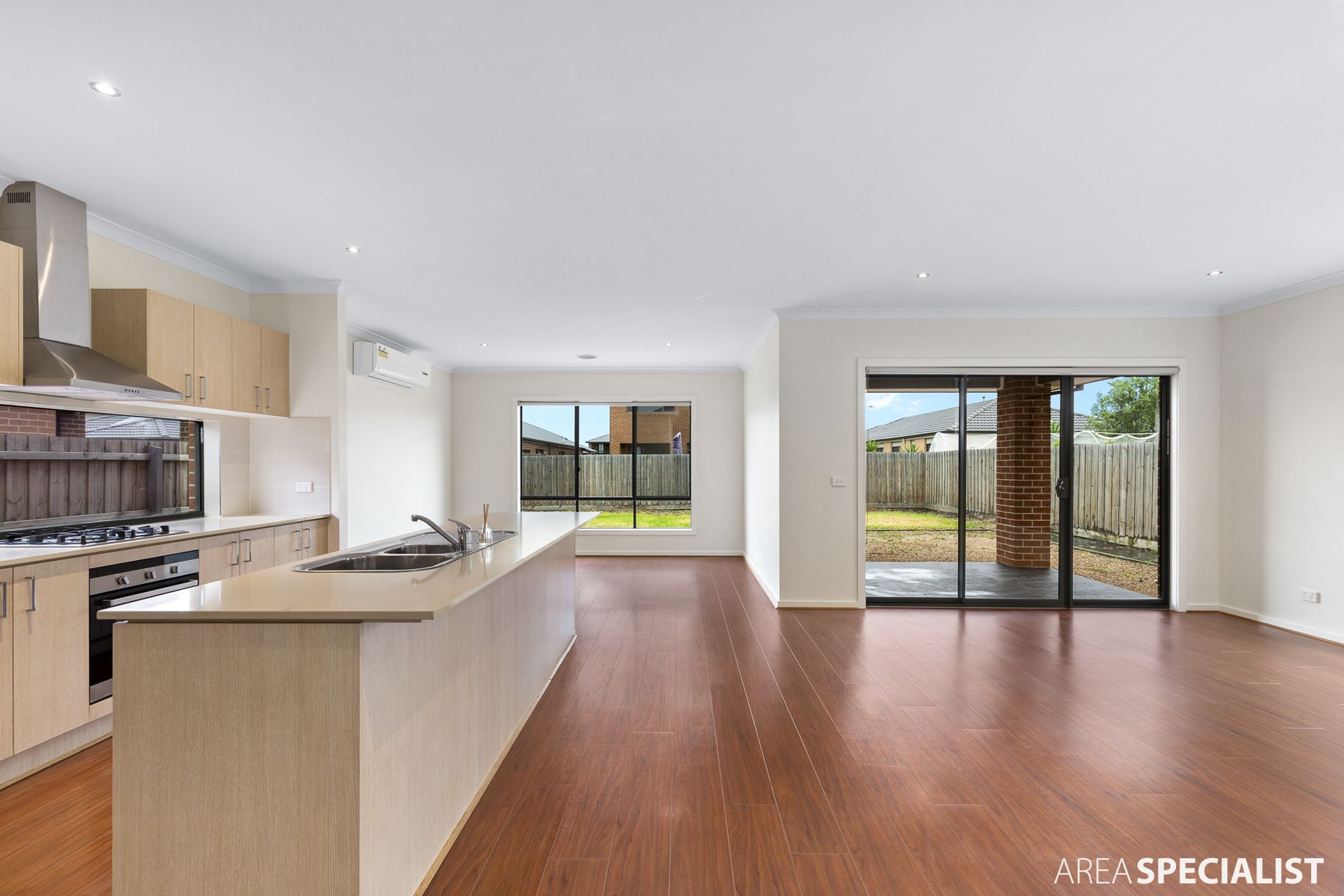 47 Pennsylvania Crescent, Point Cook, VIC 3030, Point Cook - Thumbnail 7