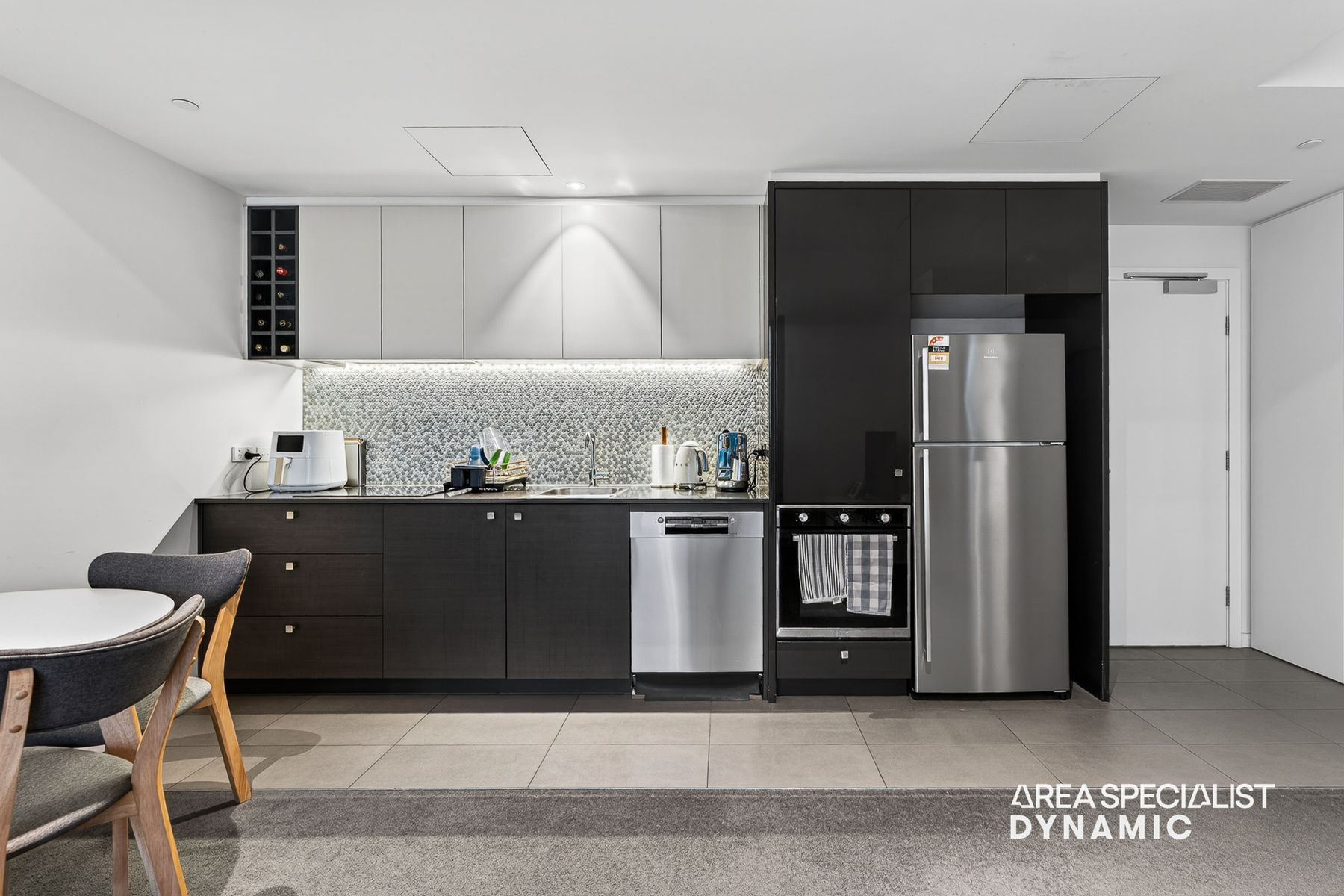 2E/9 Waterside Place, Docklands, Docklands - Thumbnail 7