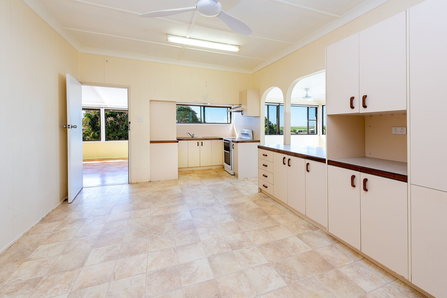 1 Queen Street, Childers QLD 4660, Childers - Thumbnail 4