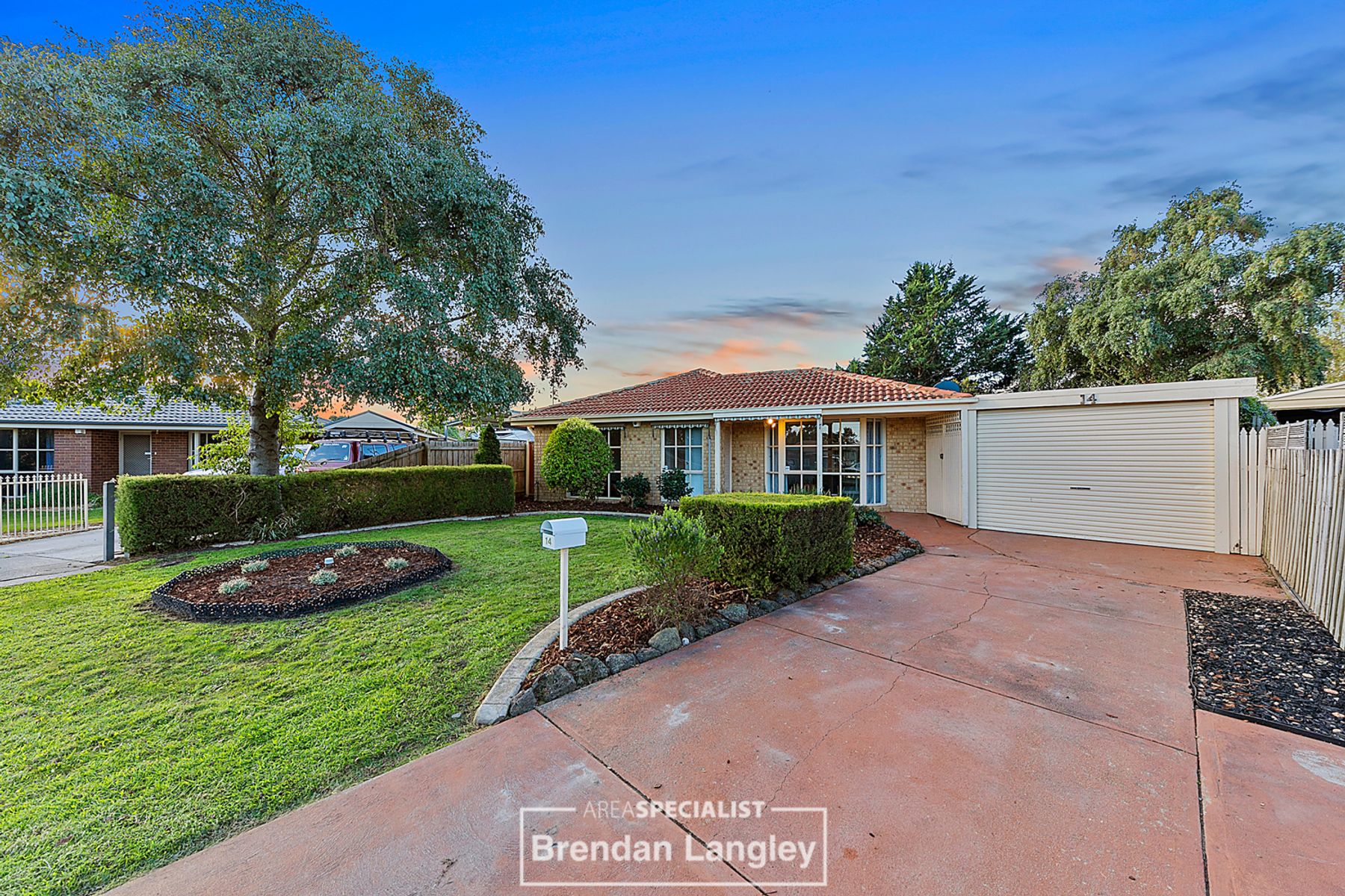 14 Cantle Close, Pakenham, VIC 3810, Pakenham - Thumbnail 2