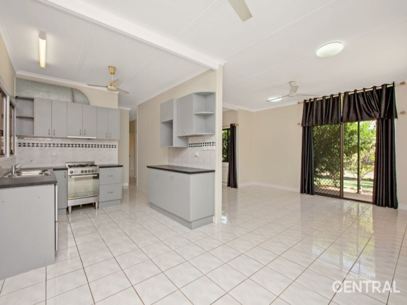 26 Gardenia Street, Nightcliff NT 0810, Nightcliff - Thumbnail 3