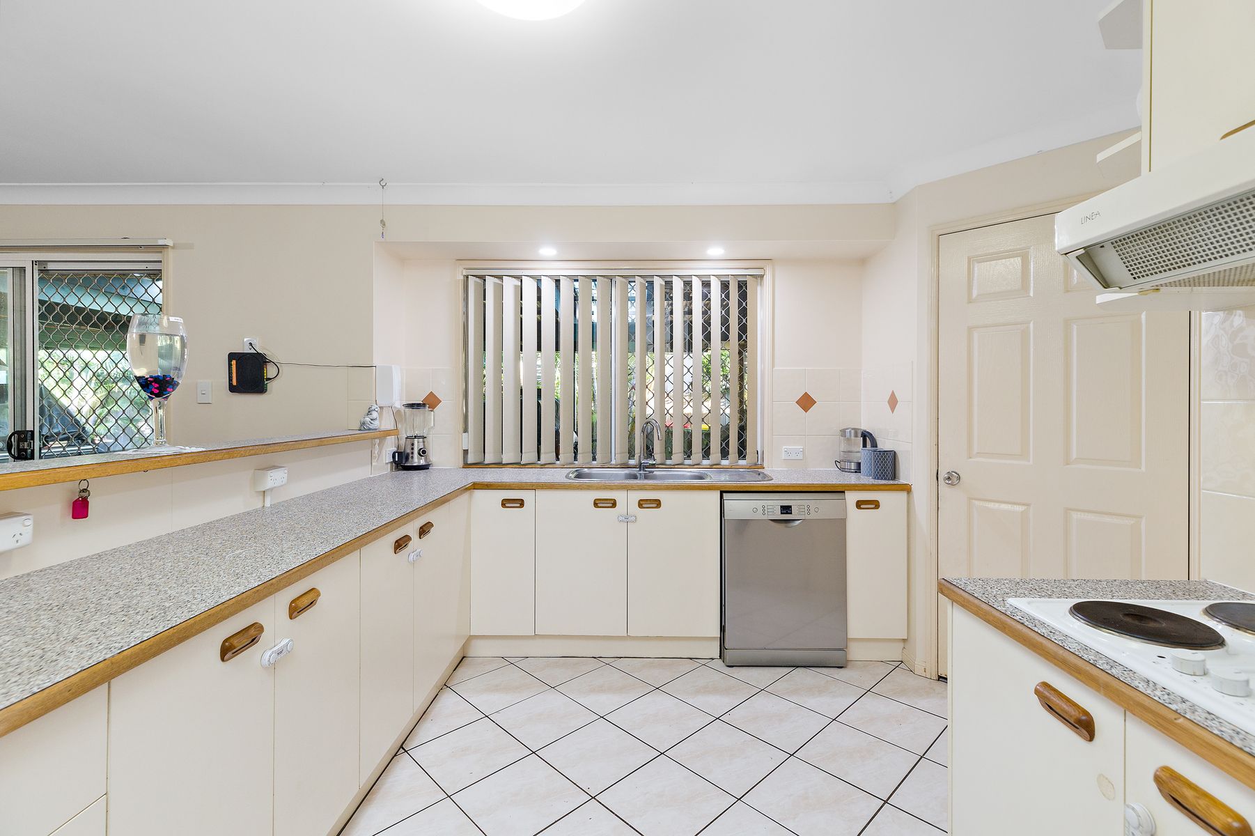 10 Palmerston Place, Victoria Point QLD 4165, Victoria Point - Thumbnail 7