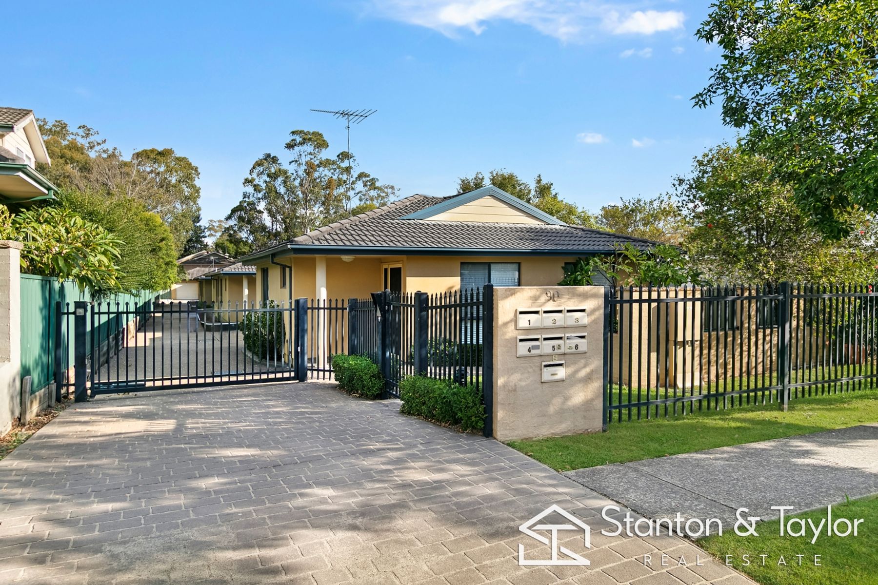 6/90 Lethbridge Street, Penrith - Thumbnail 2