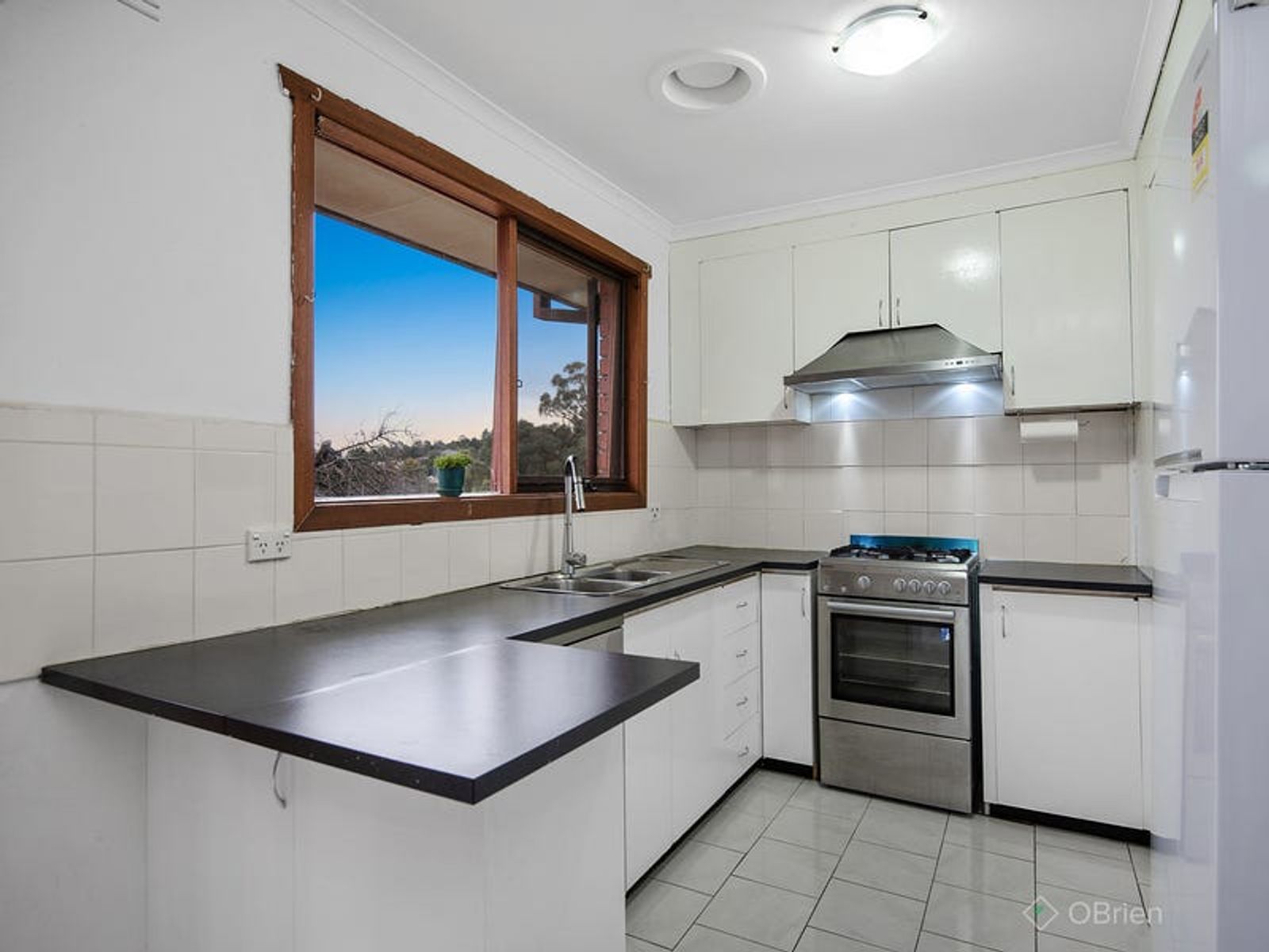 3 Ester Close, Endeavour Hills, VIC 3802, Endeavour Hills - Thumbnail 2