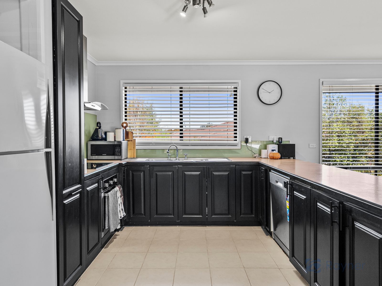 9 Bank Street, Ballan VIC 3342, Ballan - Thumbnail 4