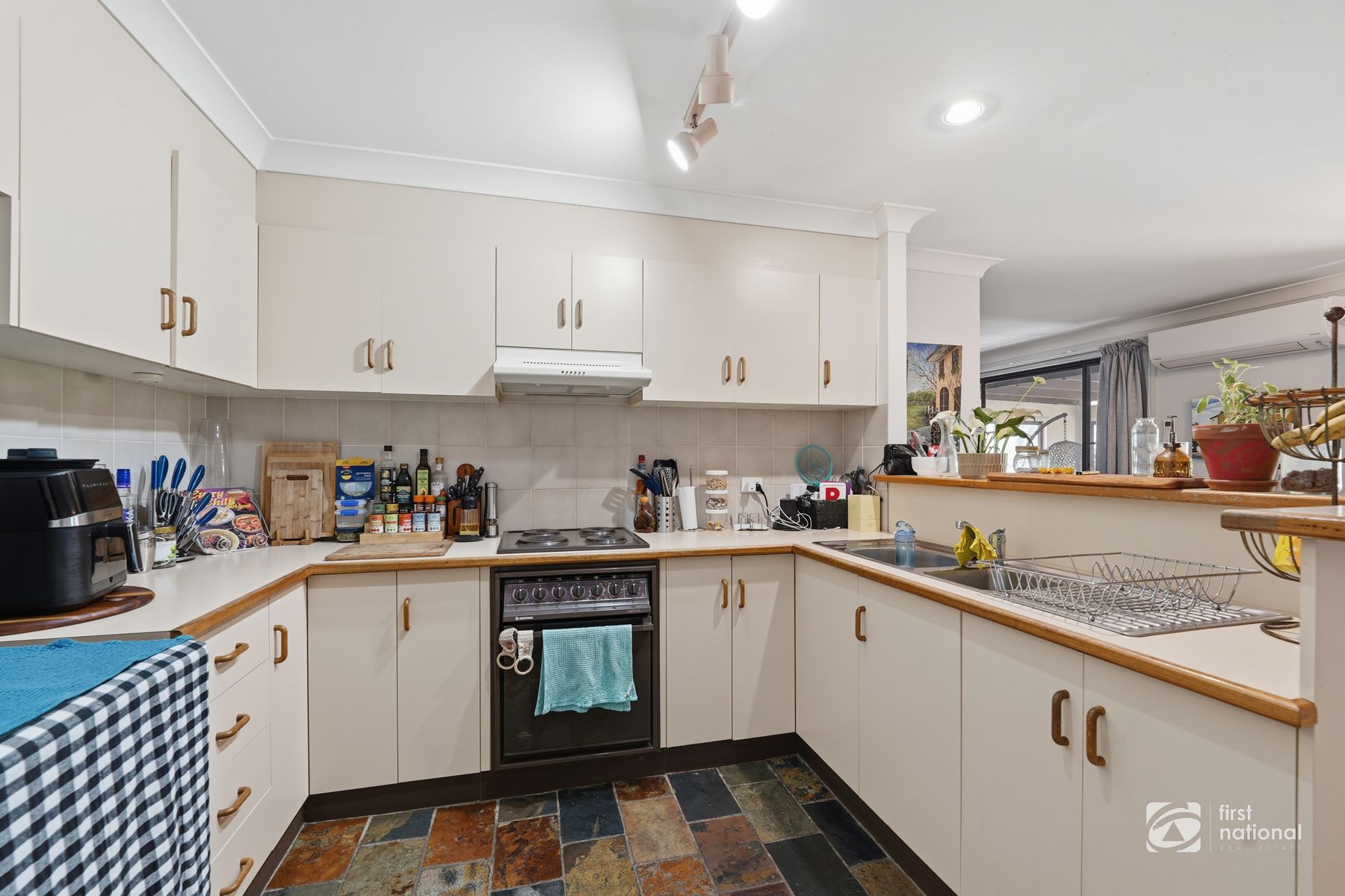 1/4 Kilkenny Close, Armidale NSW 2350, Armidale - Thumbnail 2